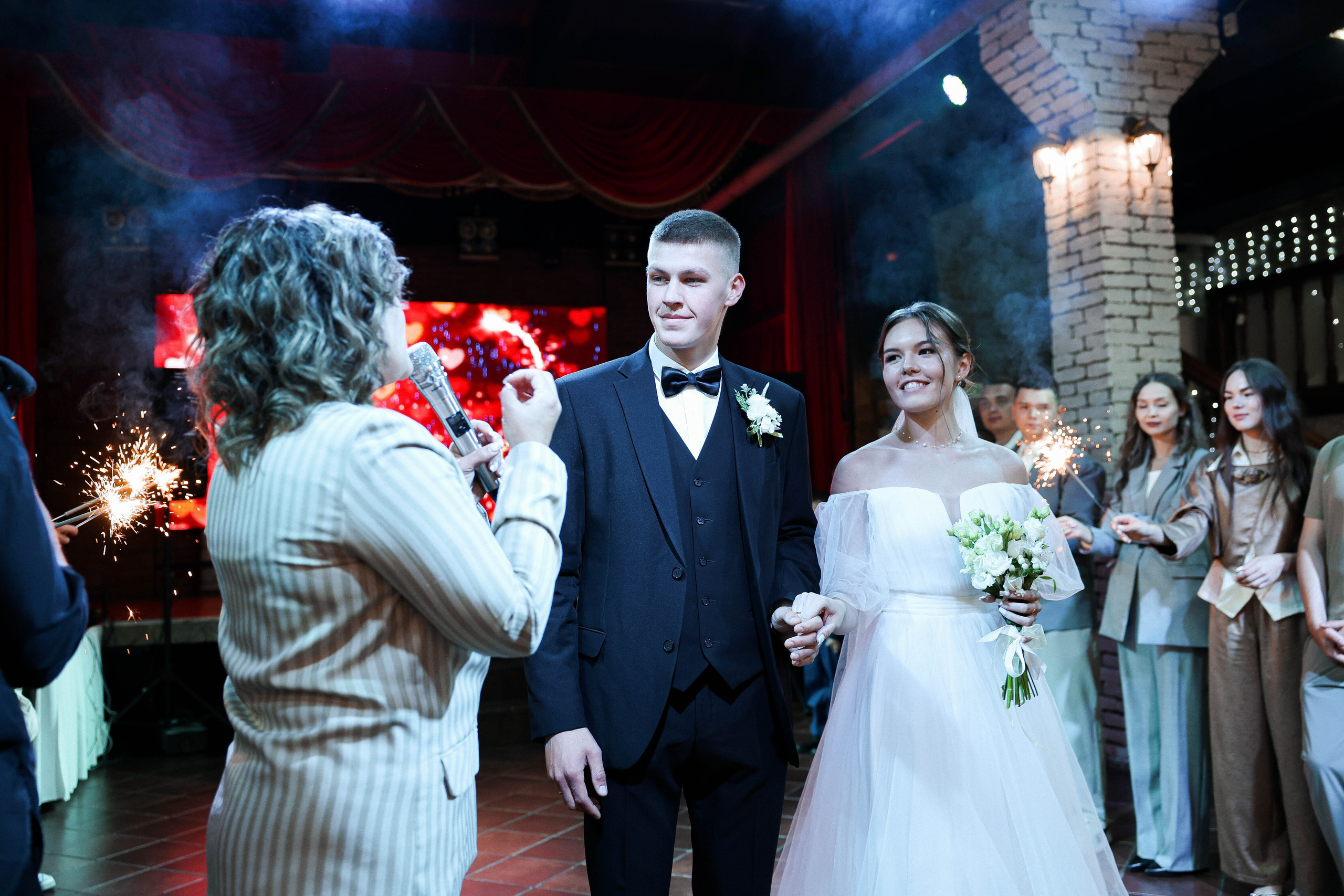 WEDDIND TNT. Свадебный и Школьный фотограф Улан-Удэ Бурятия Джулия Топоева Выпускные альбомы Фотограф на мероприятие