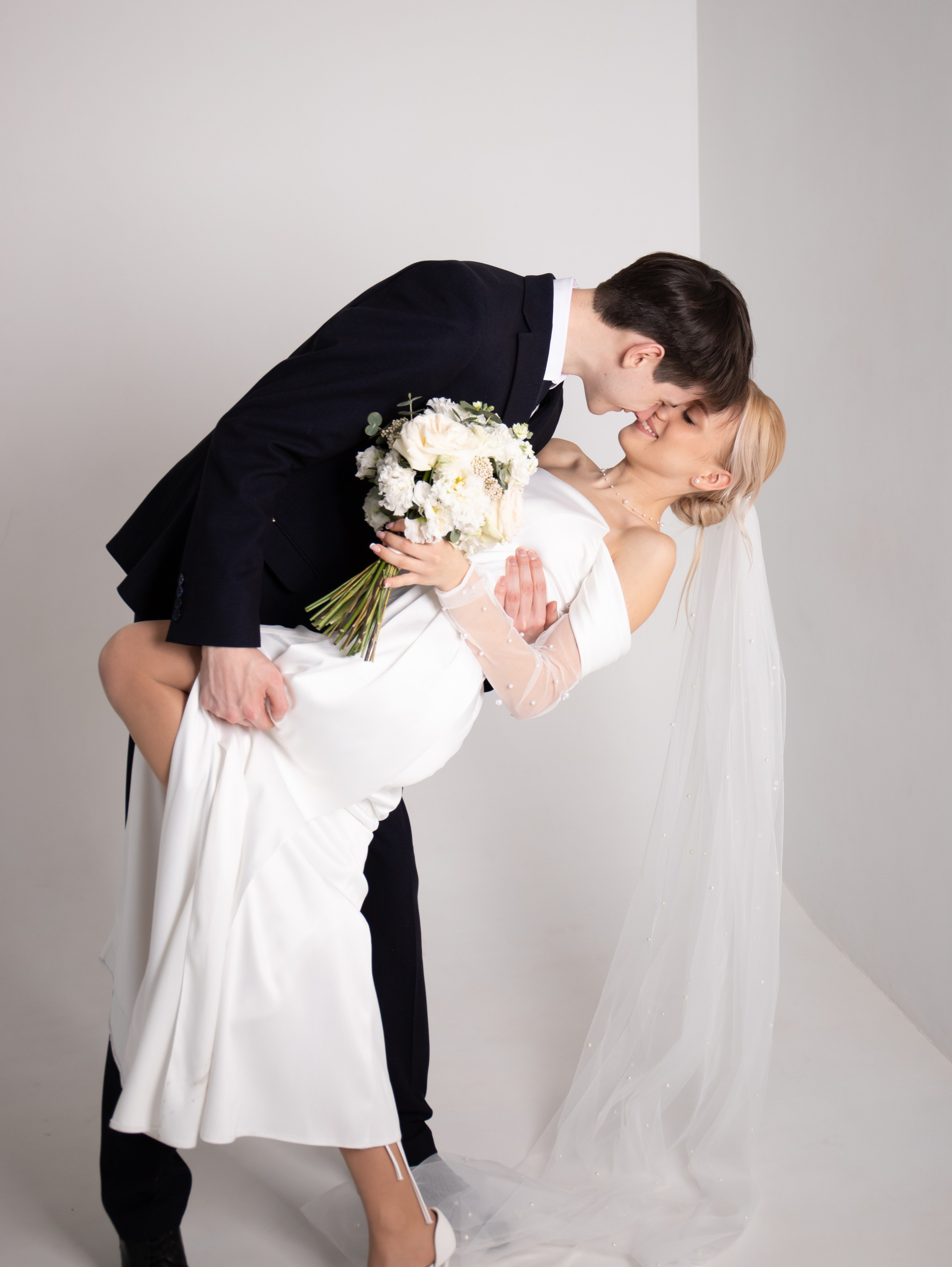 Илья&София (ЗАГС, прогулка, фотостудия). Свадебный и семейный фотограф в Москве Мила Широких