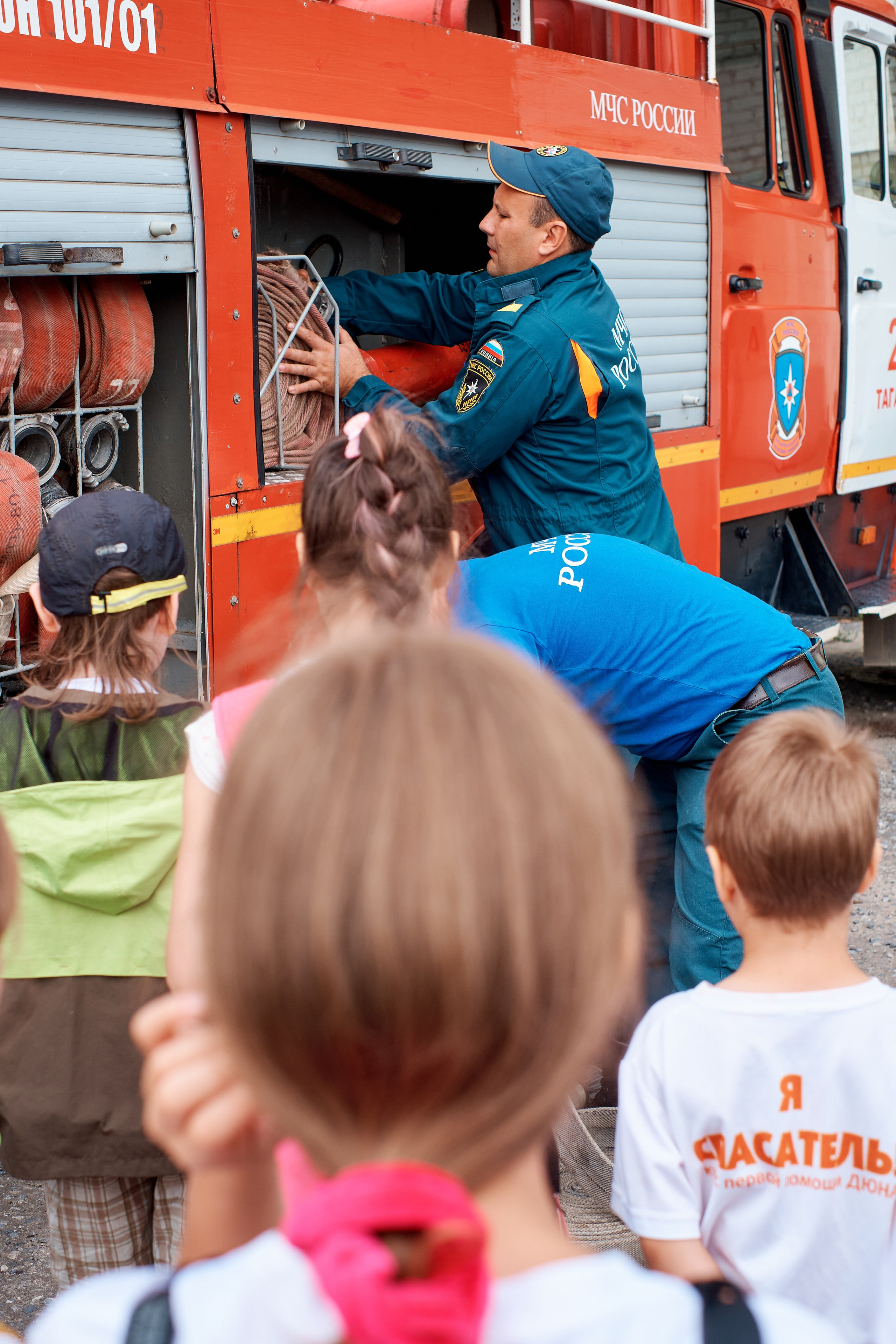 Детский лагерь ДЮНА. Поход в «Пожарно-спасательную часть № 22». Фотограф Таганрог Анна Трайжон