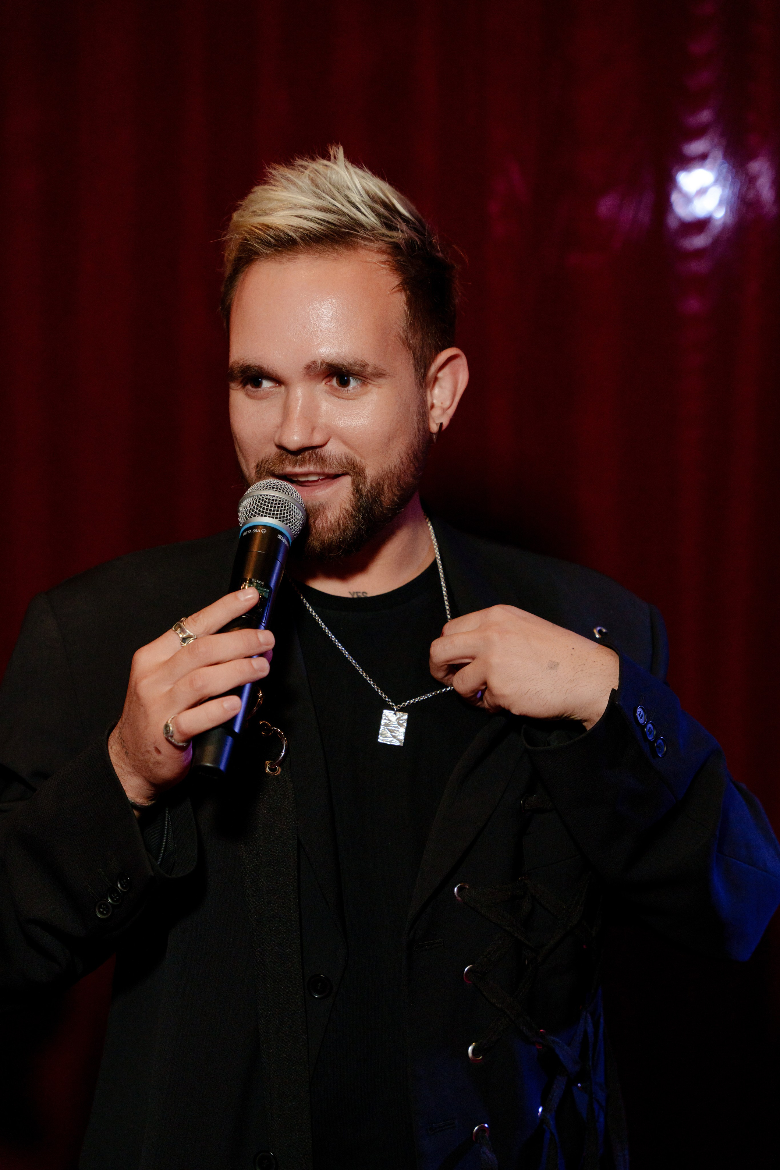 Репортажный фотограф на день рождения в ресторане KAI. Репортажный фотограф Москва Сергей Дружинин