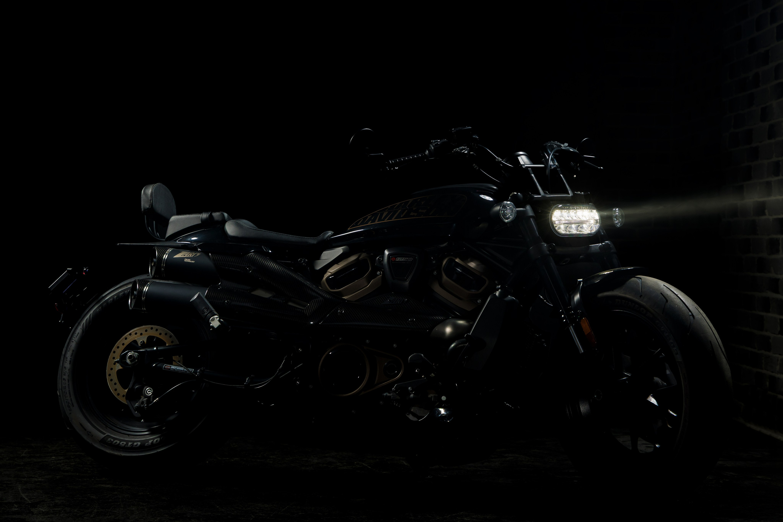 LANKARRA мотоблоггер. Photomantis