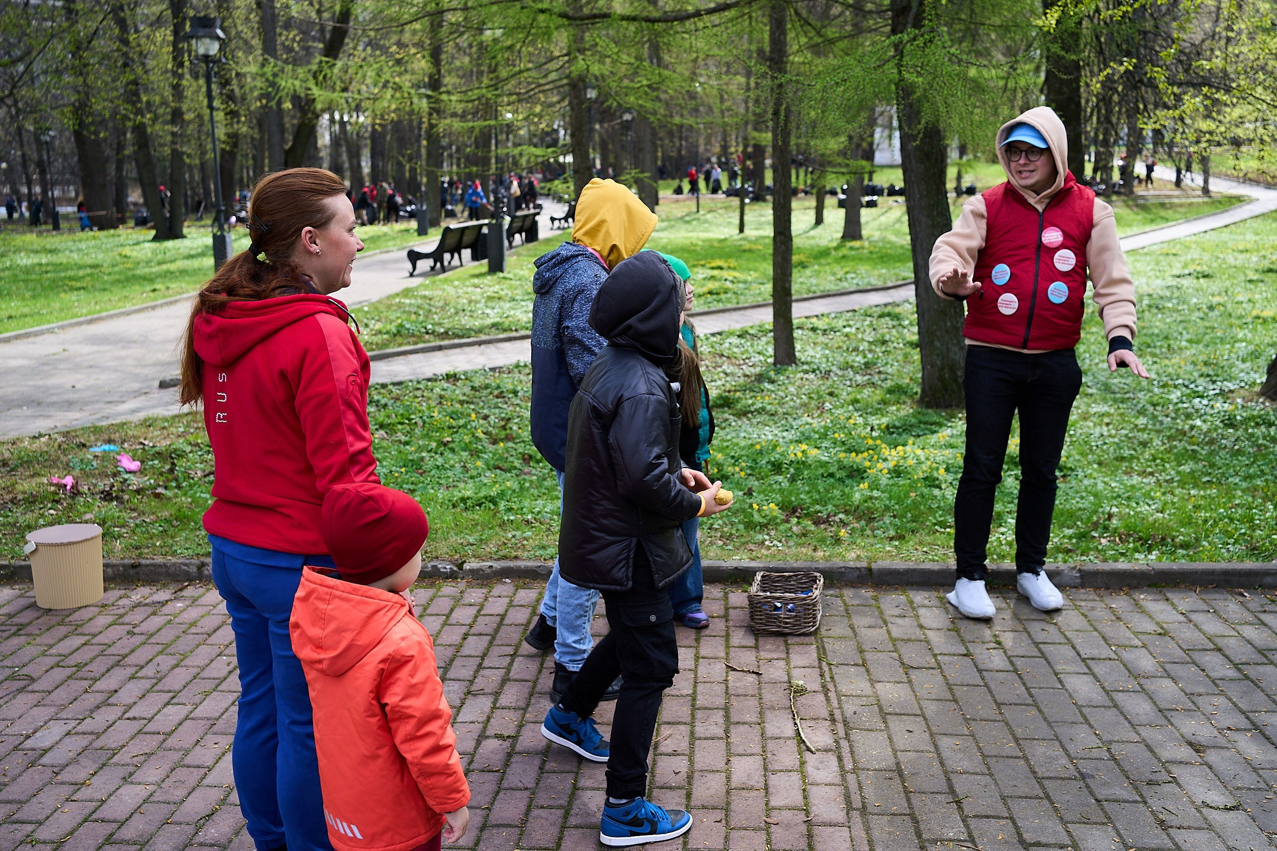 Субботник у Управления делами Мэра и Правительства Москвы. Фотограф и Видеограф в Москве. Олег Корушев