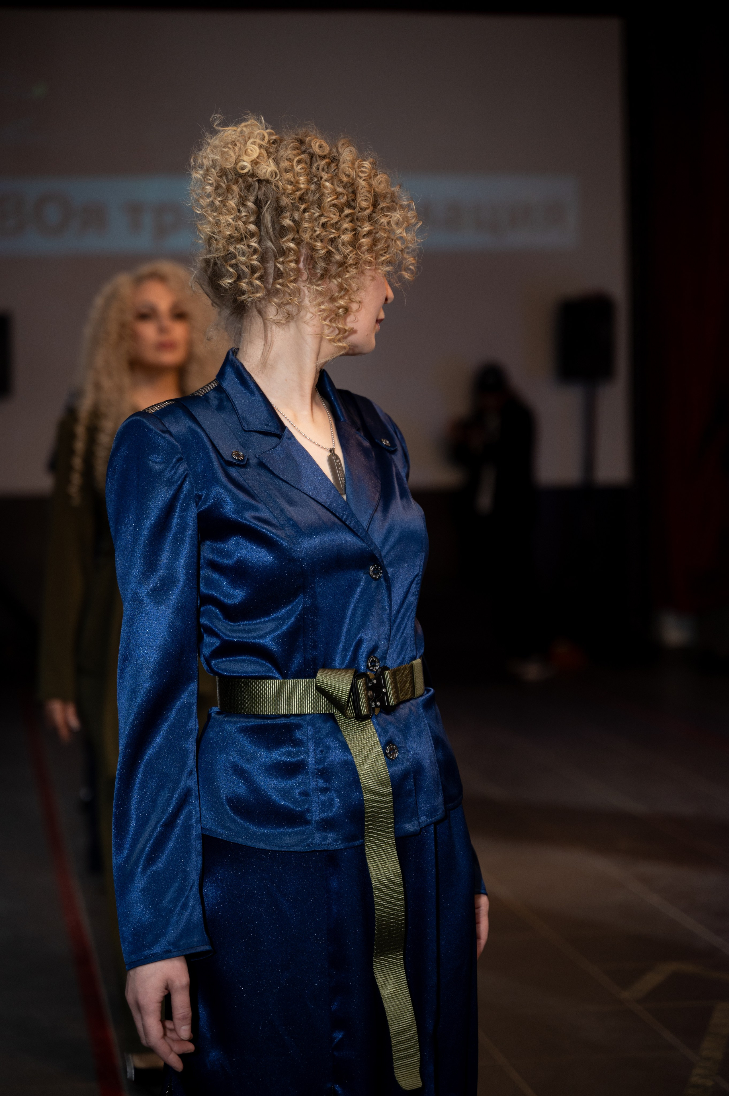 Закрытый показ милитари «Своя трансформация» дизайнера Юлии Бойченко | 24.04.2025. Фотограф в Омске Елизавета Кириллова