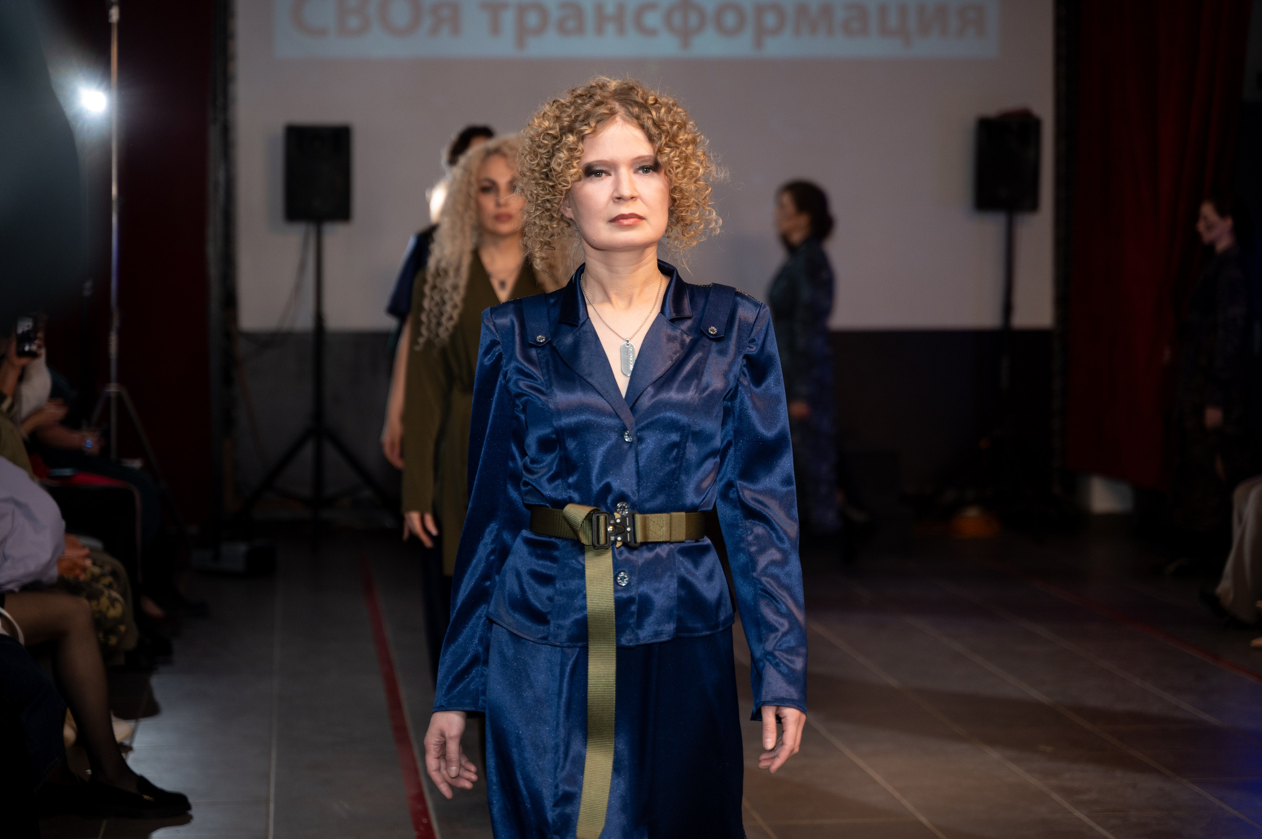 Закрытый показ милитари «Своя трансформация» дизайнера Юлии Бойченко | 24.04.2025. Фотограф в Омске Елизавета Кириллова