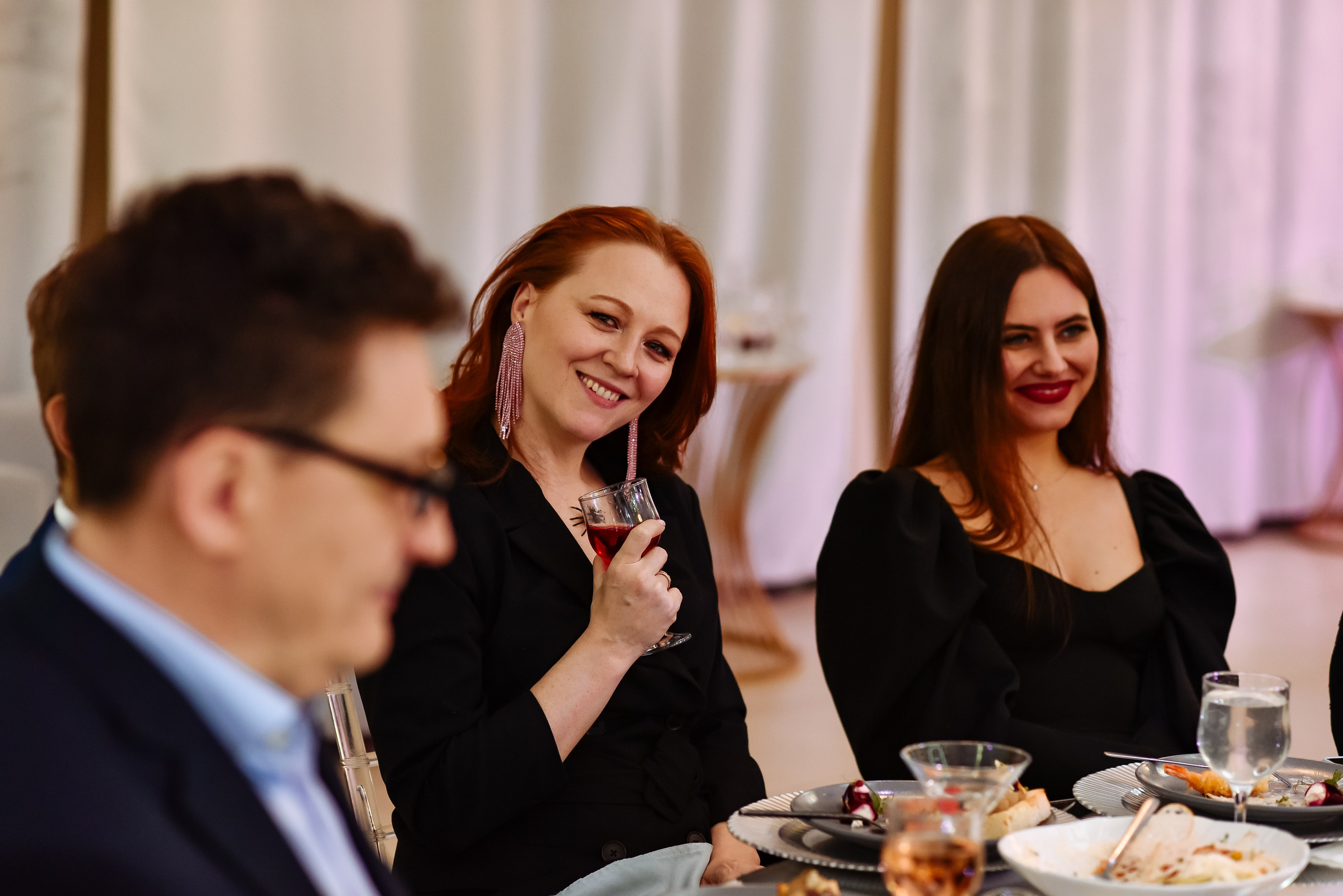 Новогодний корпоратив в ресторане Nebesa. Анастасия Петрович фотограф, фотокорреспондент в Москве и Санкт-Петербурге. Фотосъёмка репортажа, мероприятия, корпоративная съёмка, контент