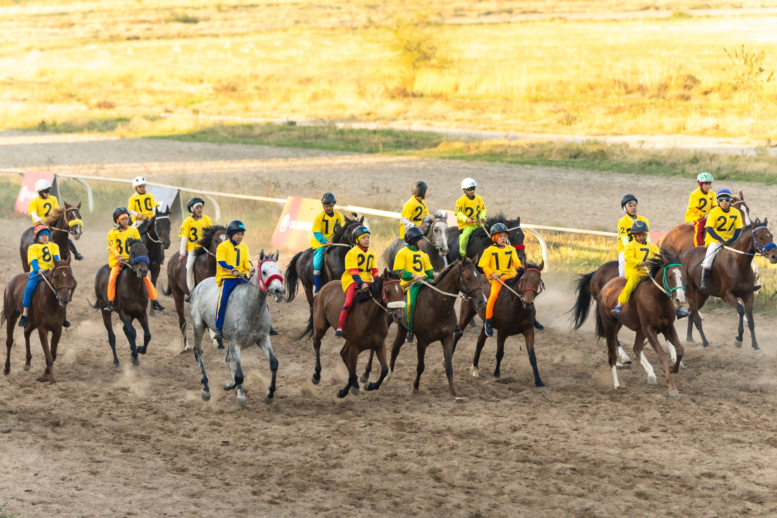 Фоторепортаж финал Казахстана по байге 2025 — конные забеги. Коммерческий и репортажный фотограф в Алматы — Jora Abramov