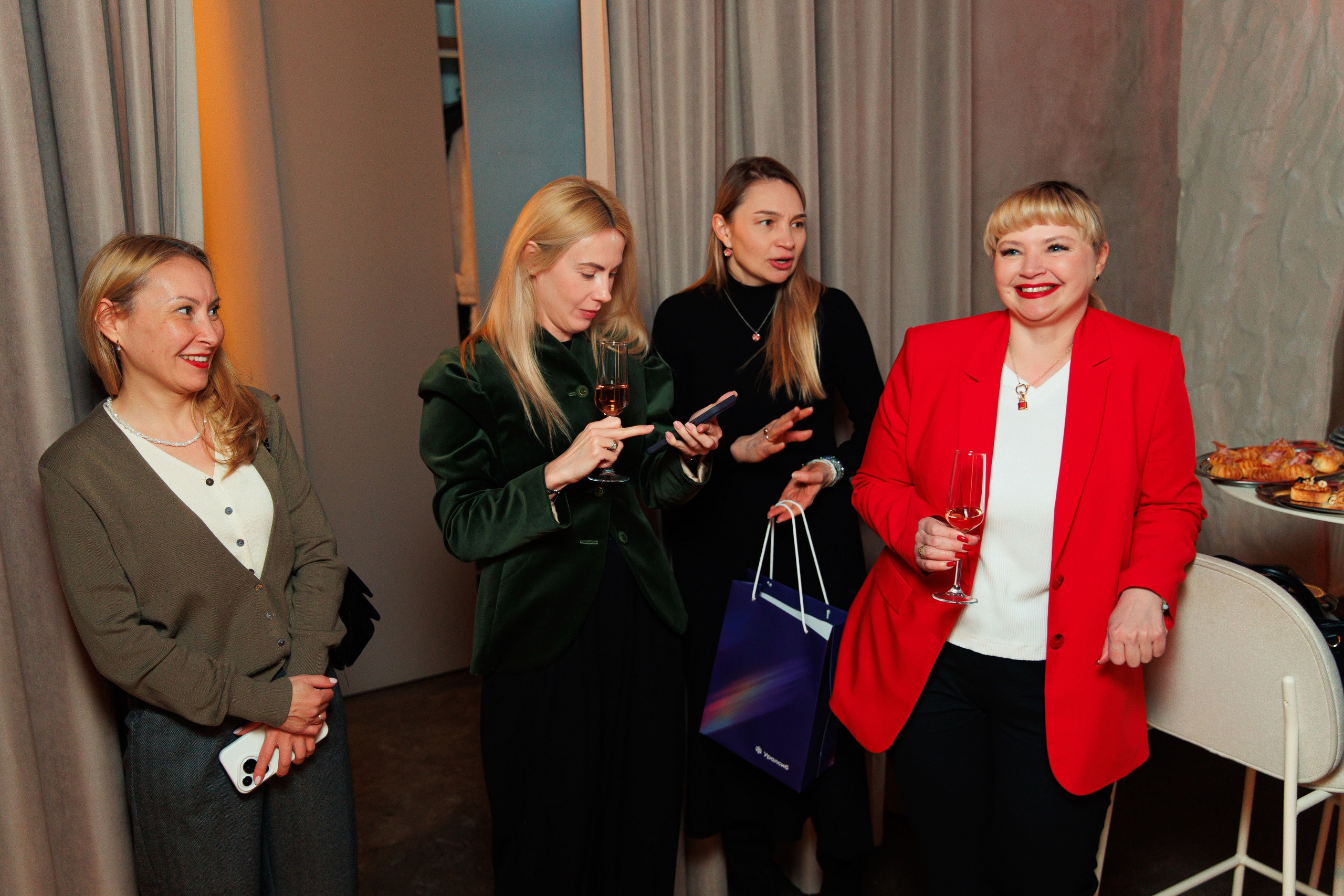 Третий трест в Доме Мафии. Репортажный и свадебный фотограф в Уфе Павел Кожевников