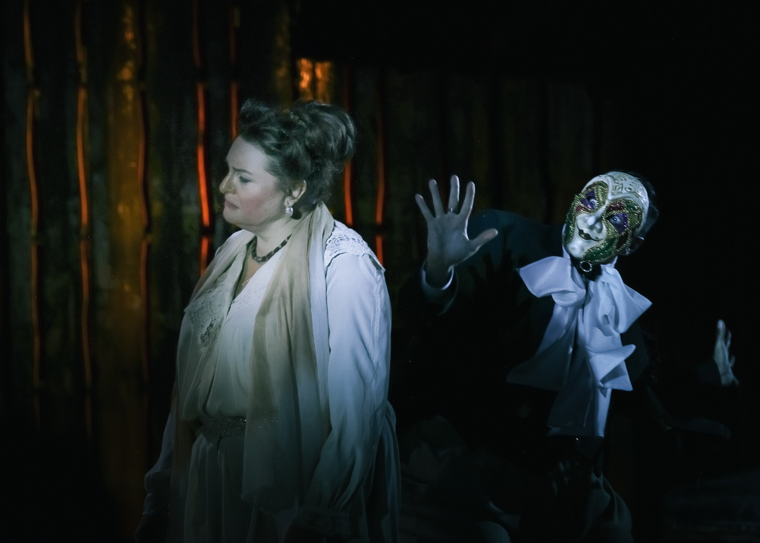 Весёлая женщина. Театр Эрмитаж. Репортажный, архитектурный, театральный и файн-арт фотограф Лена Мельникова в Москве