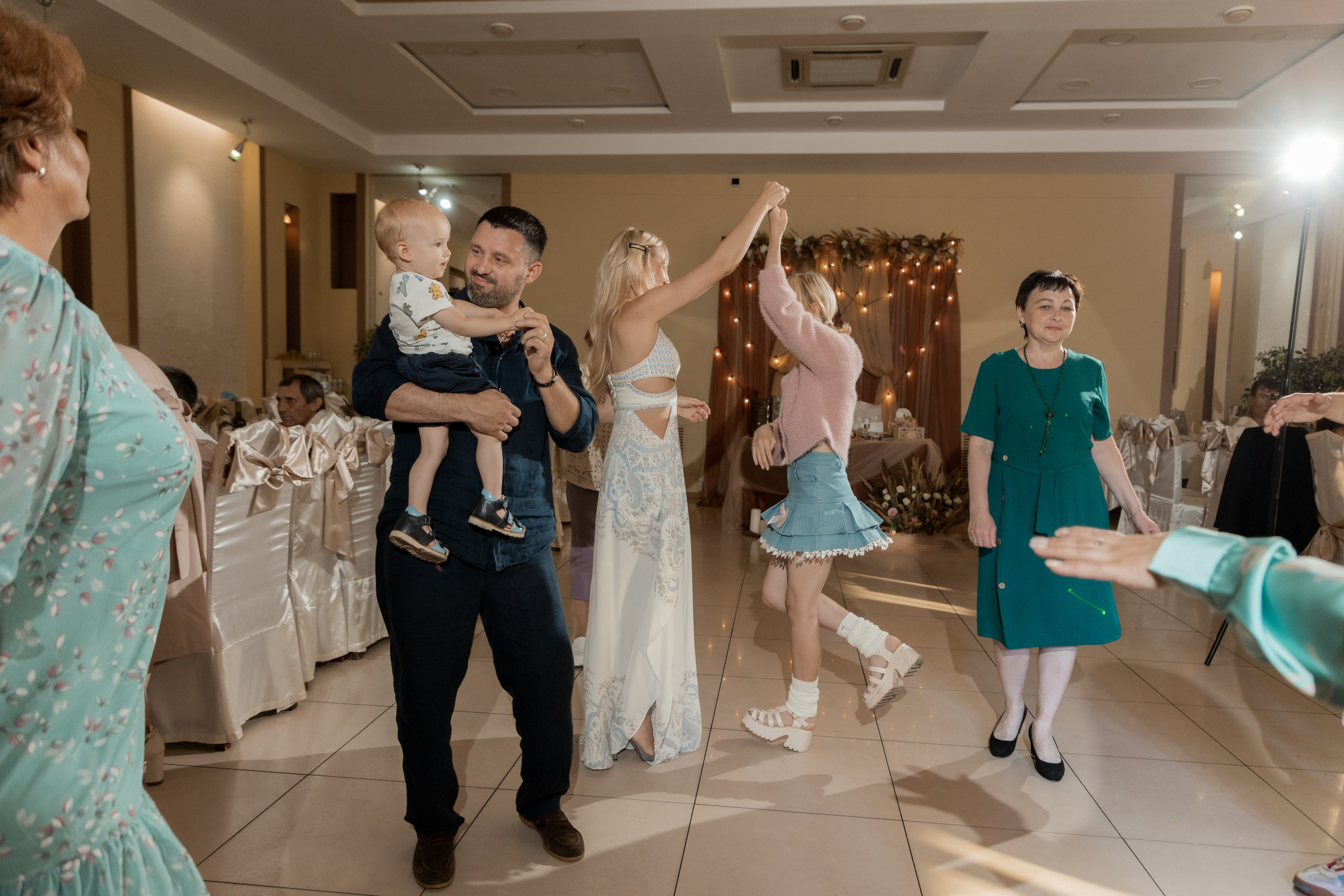 Роман и Александра (банкет). Свадебный фотограф Ангелина Сунгатулина | Саратов | Балаково | Вольск