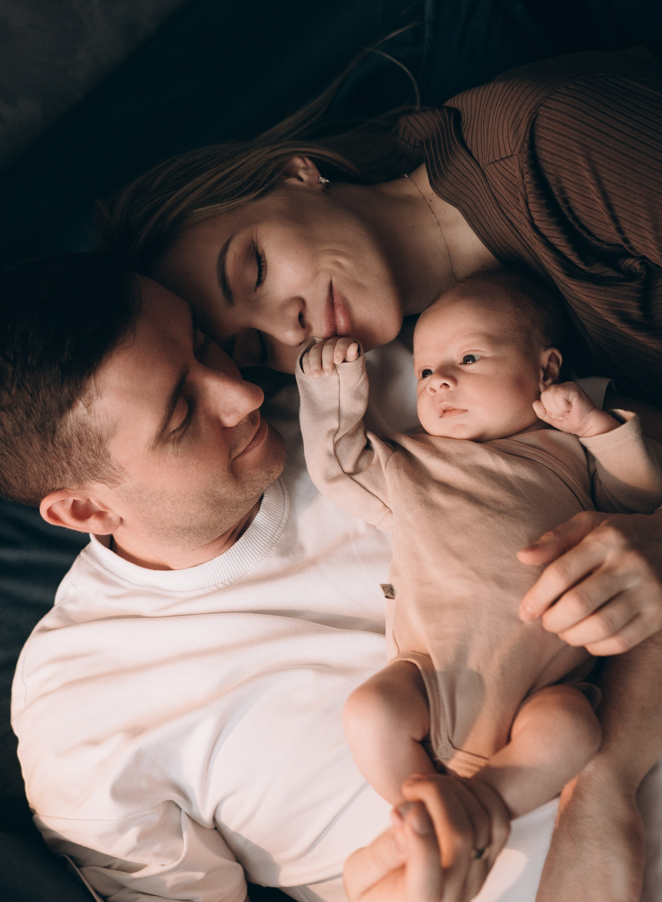 Домашняя фотосессия новорожденного. Семейный, ньюборн фотограф, фотограф на роды в Москве, Виктория Тюльдюкова