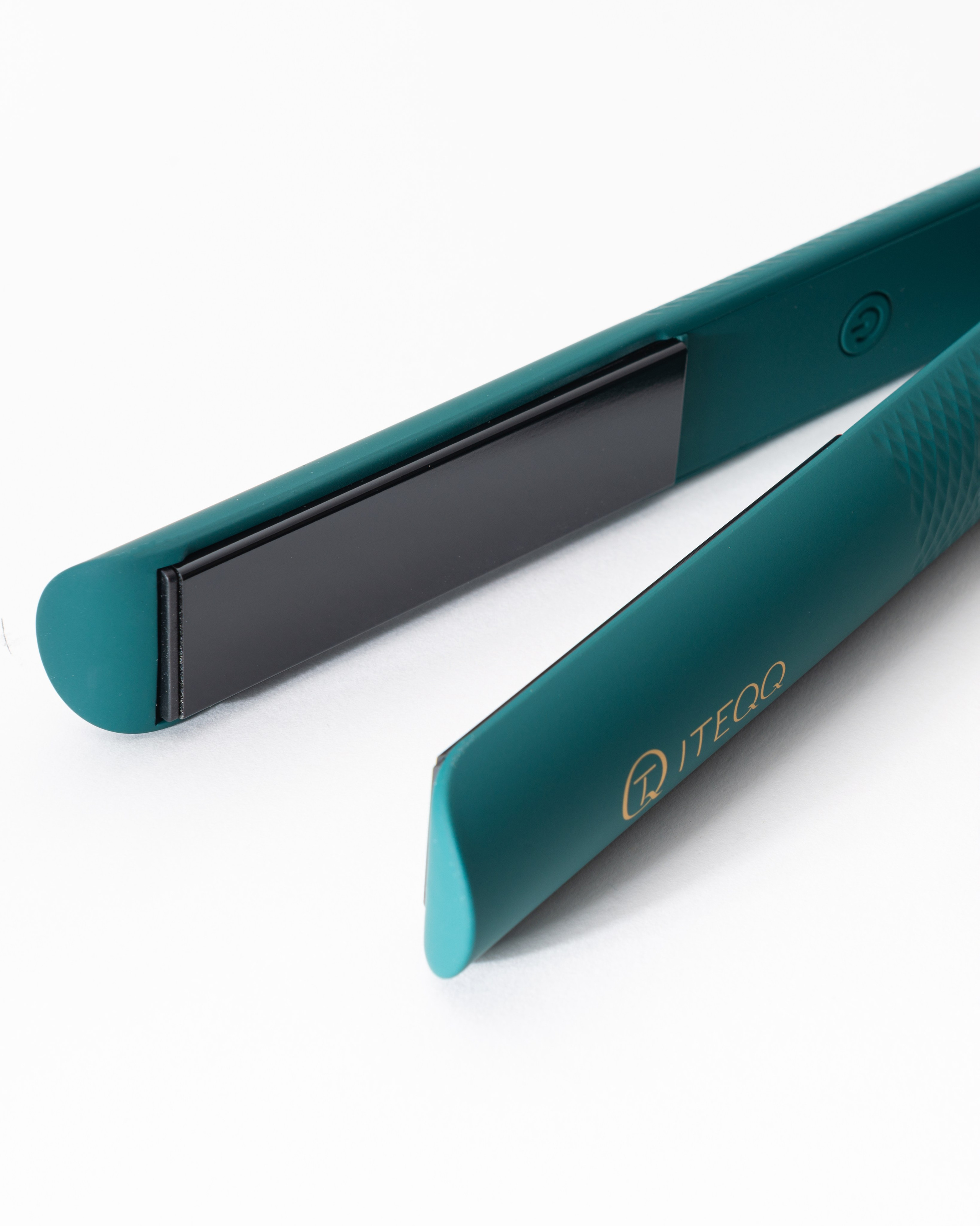 Каталог для ITEQQ. Коммерческий фотограф в Москве Билуши Василиса