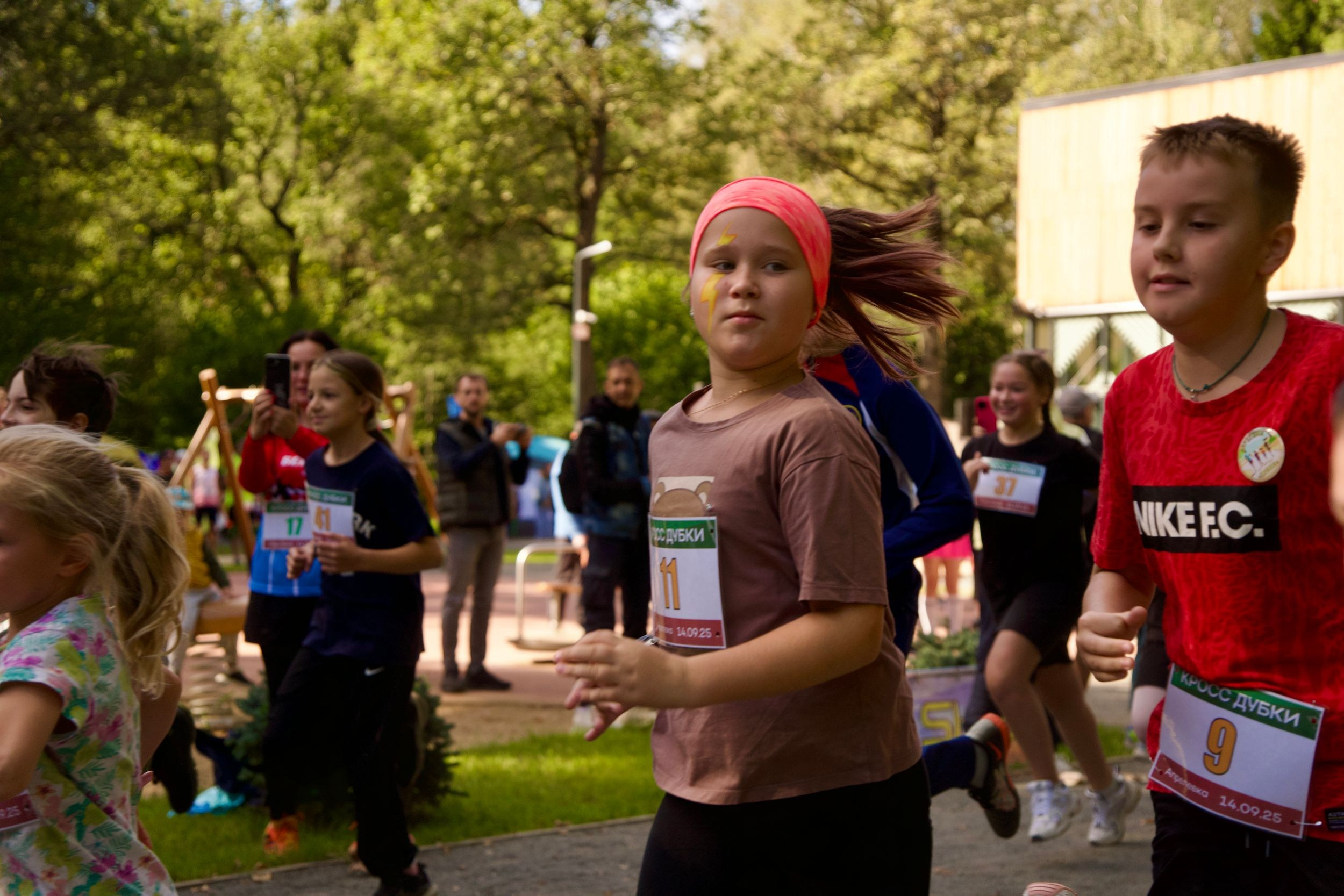 Забег в парке «Дубки». Кафе «БЕЛКА НАШЕПТАЛА». Ну оооочень концептуальное кафе
