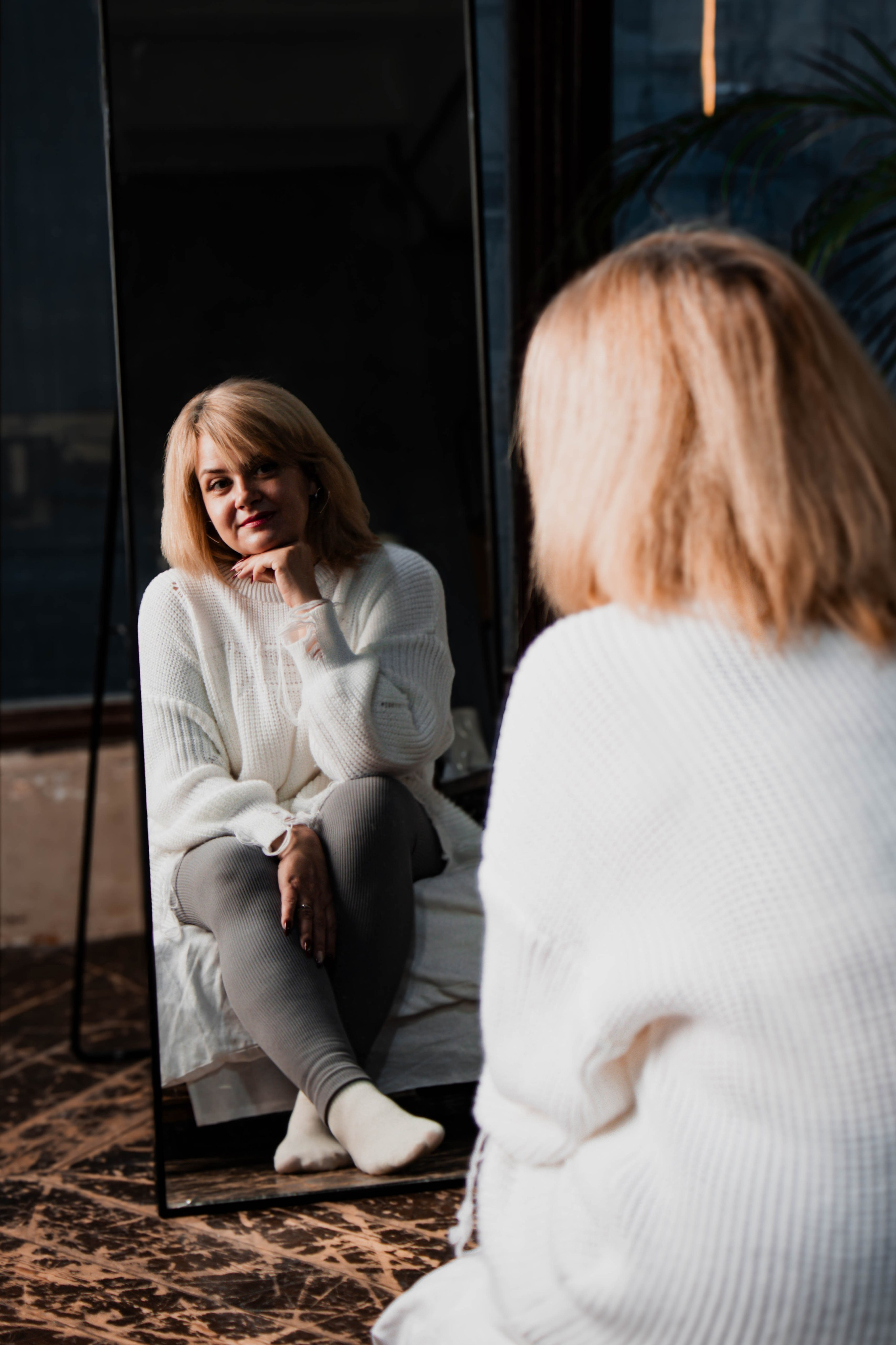In white. Портретный фотограф