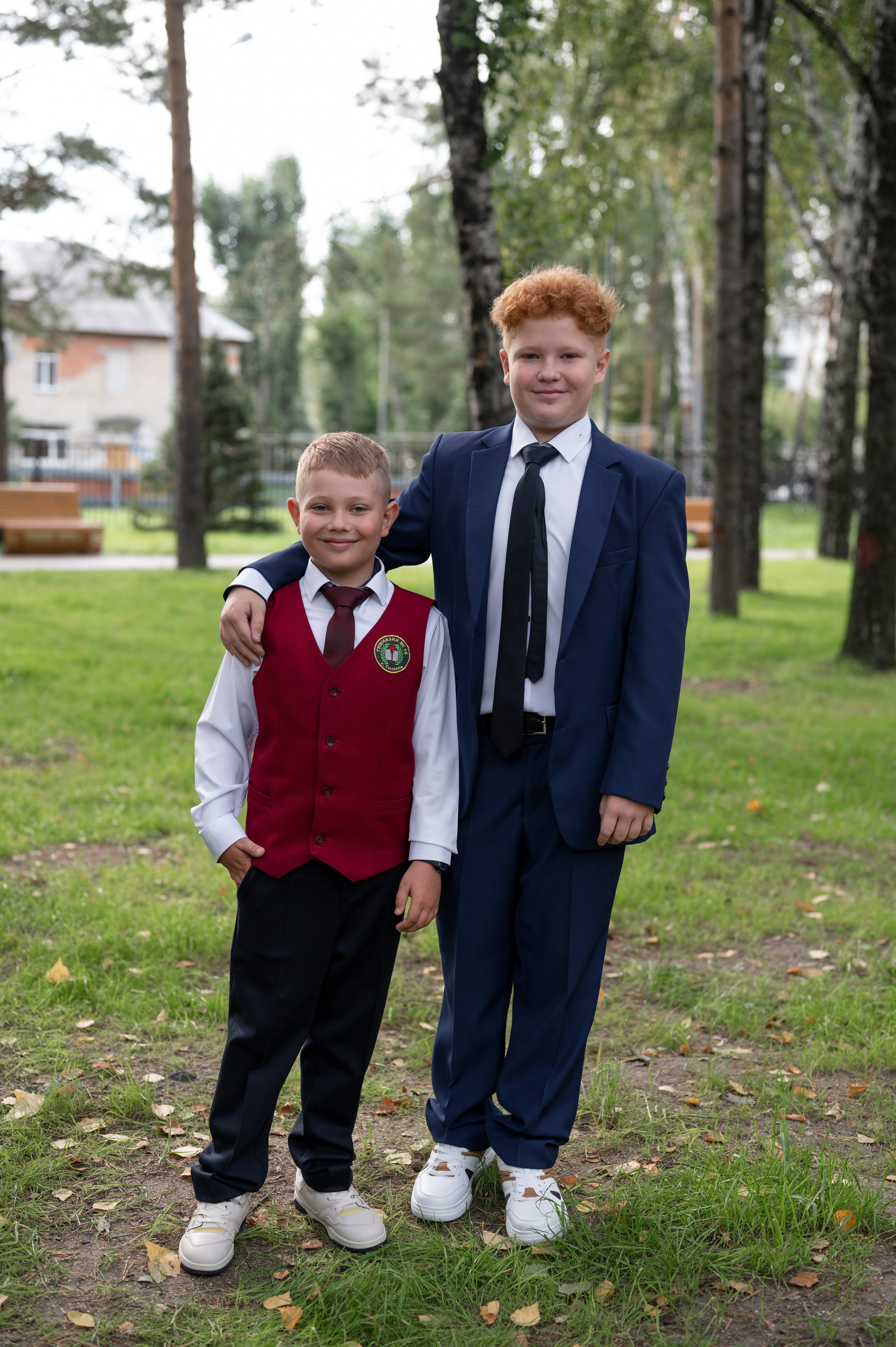 1 сентября 16 гимназия 2 класс (линейка + в классе+ на улице). Фотограф новорожденных, семейный детский в Тюмени Татьяна Морозова