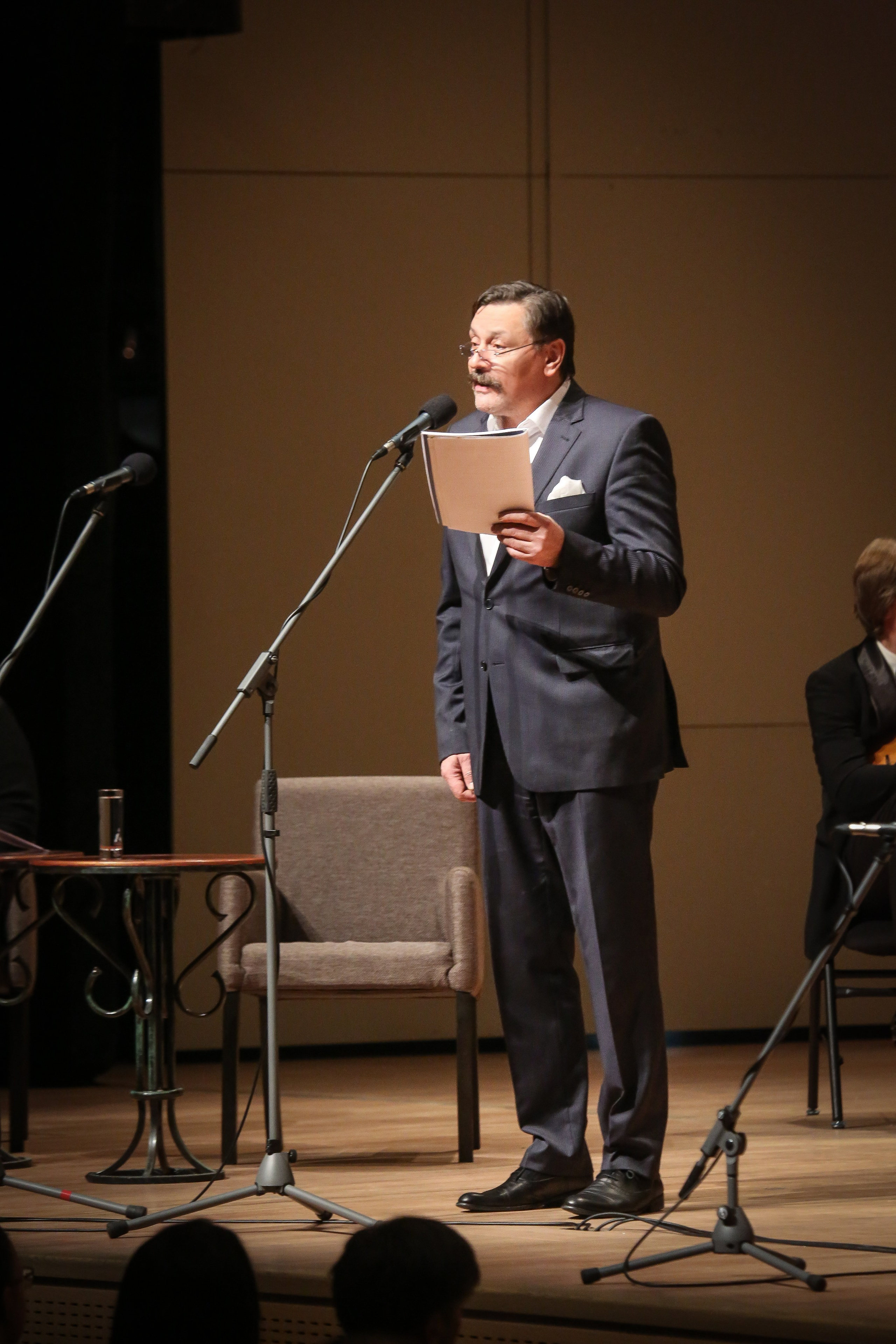 Концерт «Король репортеров» с Дмитрием Назаровым. Дарья Письменюк / Darya Leitstern — фотограф, музыкант, журналист, путешественник