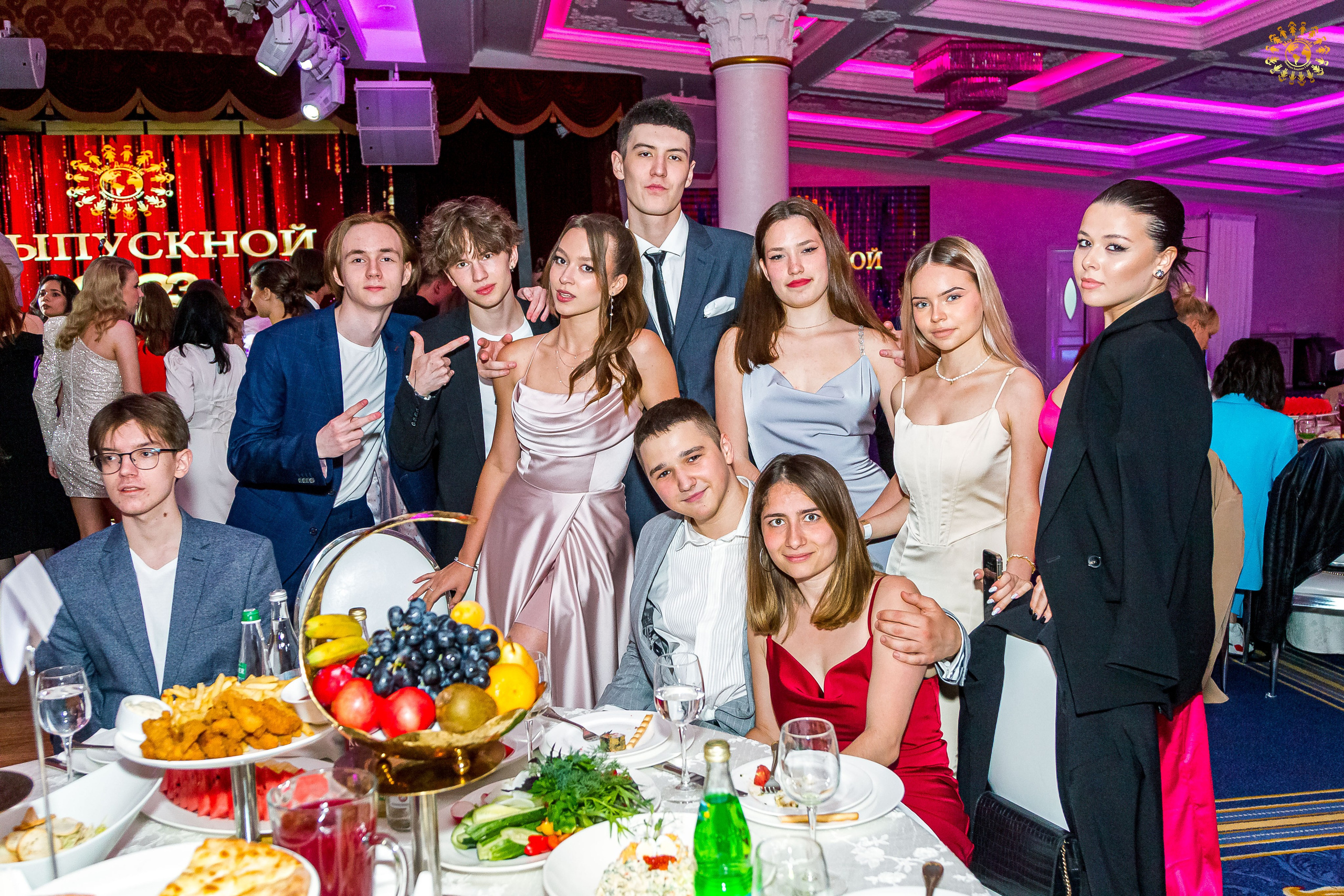 Выпускной 2023 (11-е классы) Triumph City Hall Москва. Репортажная съемка в Москве и области. Анималистика