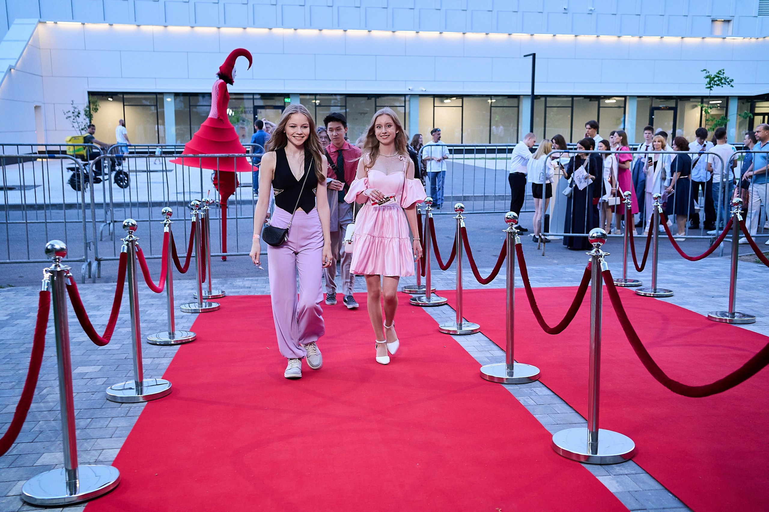 Выпускной 2024 концертный зал Академия ВТБ. Фотограф и Видеограф в Москве. Олег Корушев