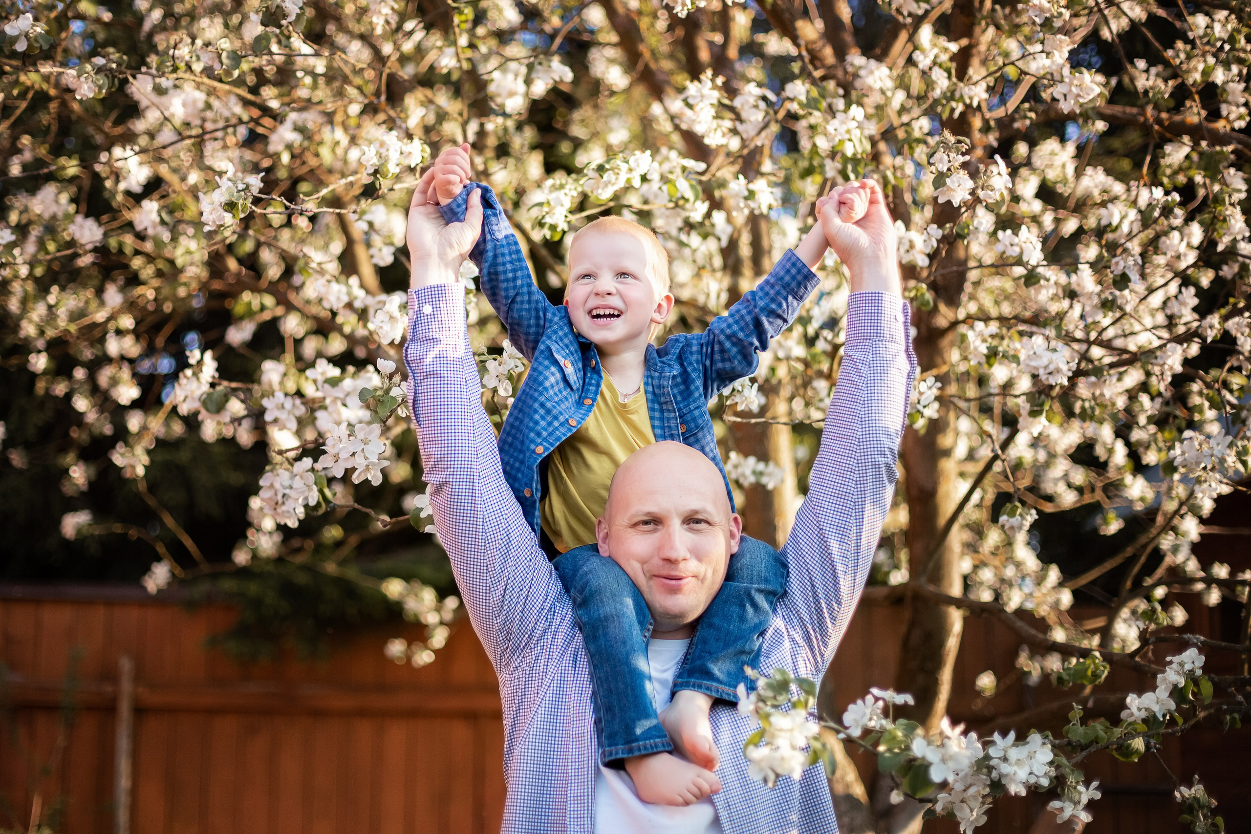 Цветущие яблони. Олеся, Юра и Федя. Семейный и детский фотограф Комина Елена, Власиха, Одинцово