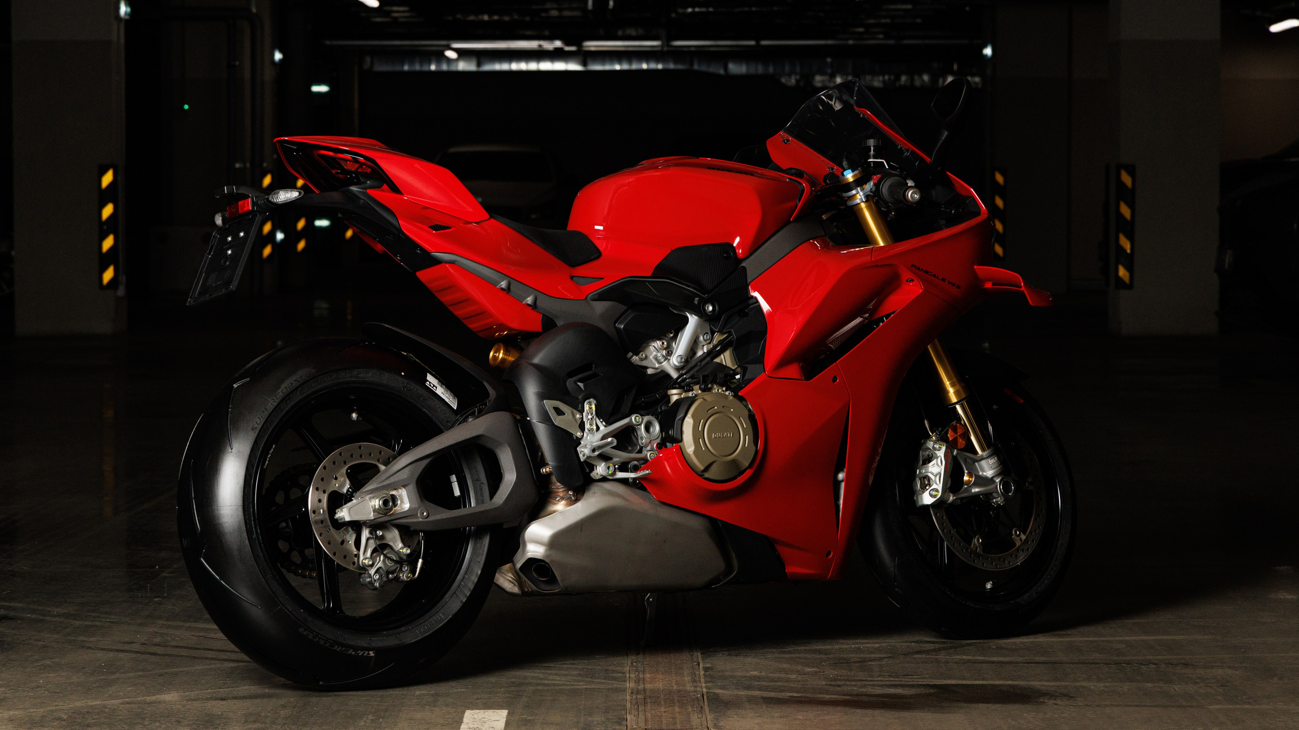 Ducati Panigale V4S 25'. Продюсер Оператор Фотограф Москва | borisprophoto