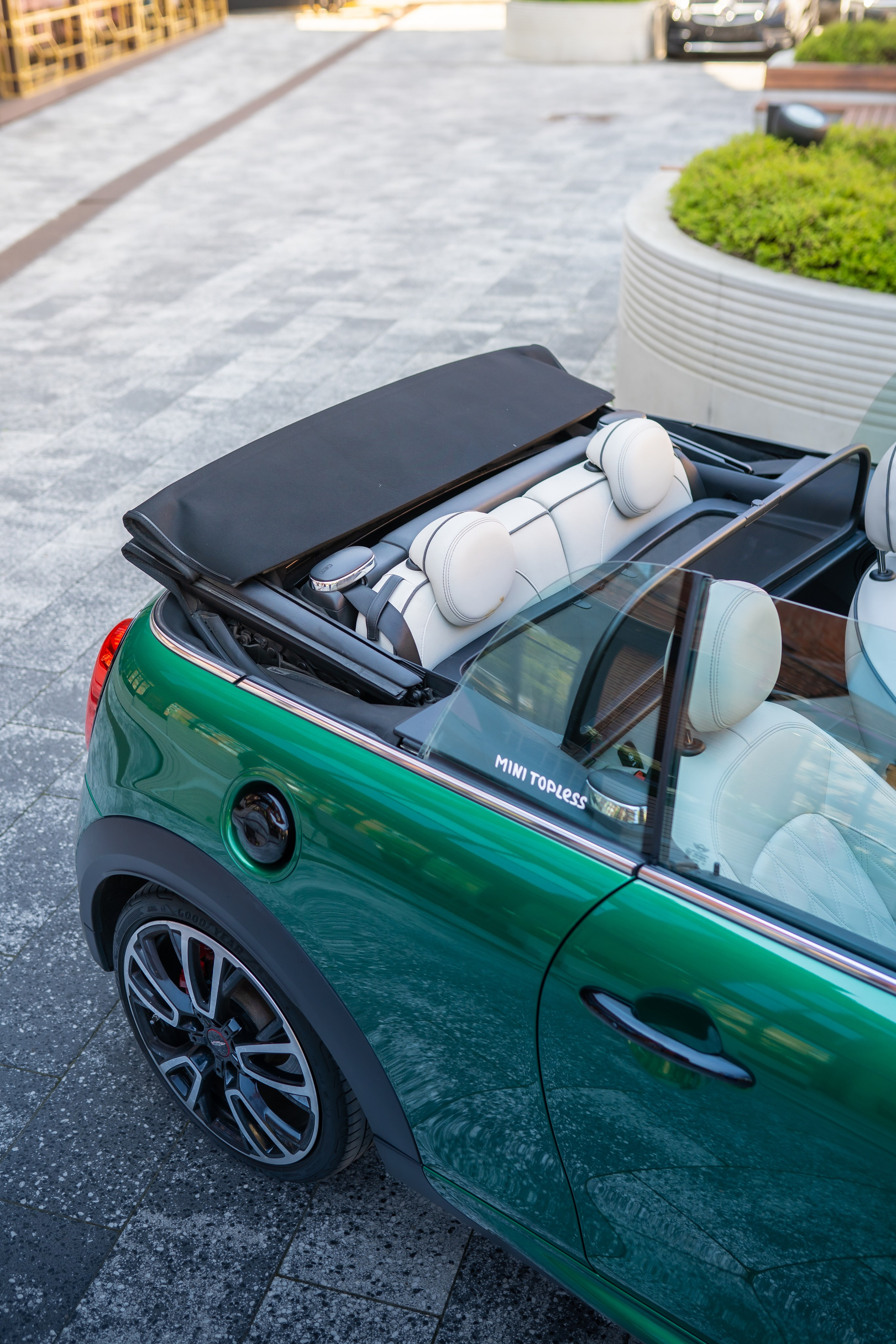 Mini Copper JCW Green. Mirllaev