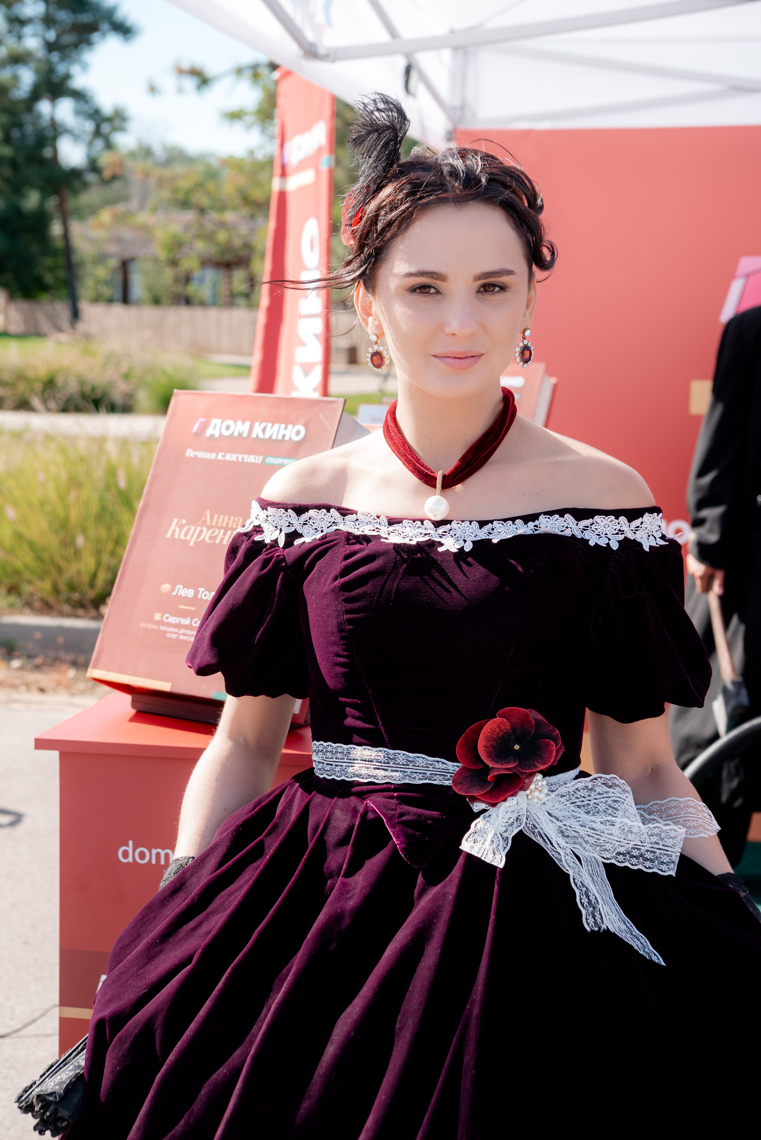 Портретные фото с артистами в палатке Триколор Дом Кинов на день города Волгоград. Фотограф в Волгограде и Волжском Александр Горбань