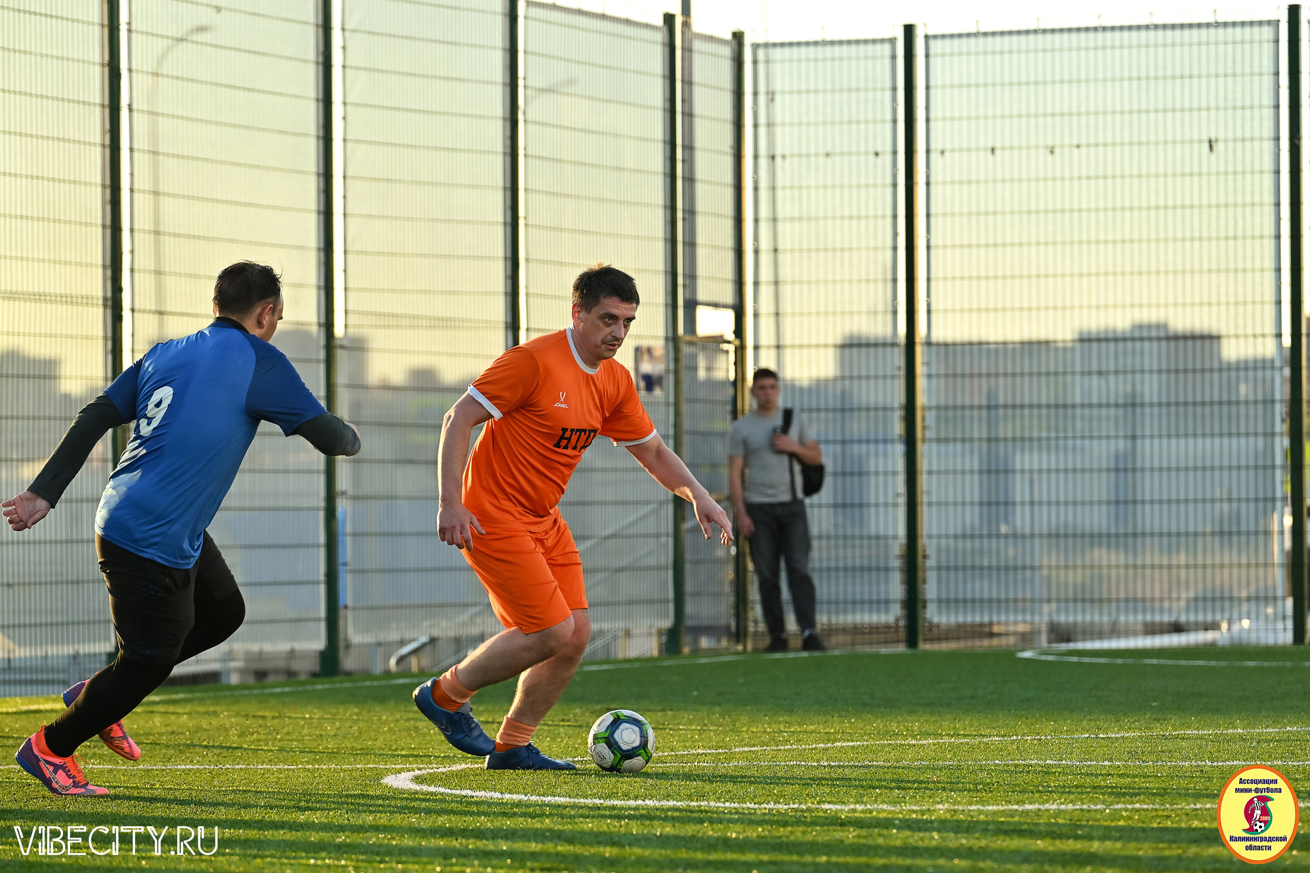 ИГРЫ МИНИ-ФУТБОЛЬНОЙ И КОРПОРАТИВНОЙ ЛИГИ. VIBECITY.RU Вайб Сити Ру Фоторепортажи Фотоотчеты Калининград