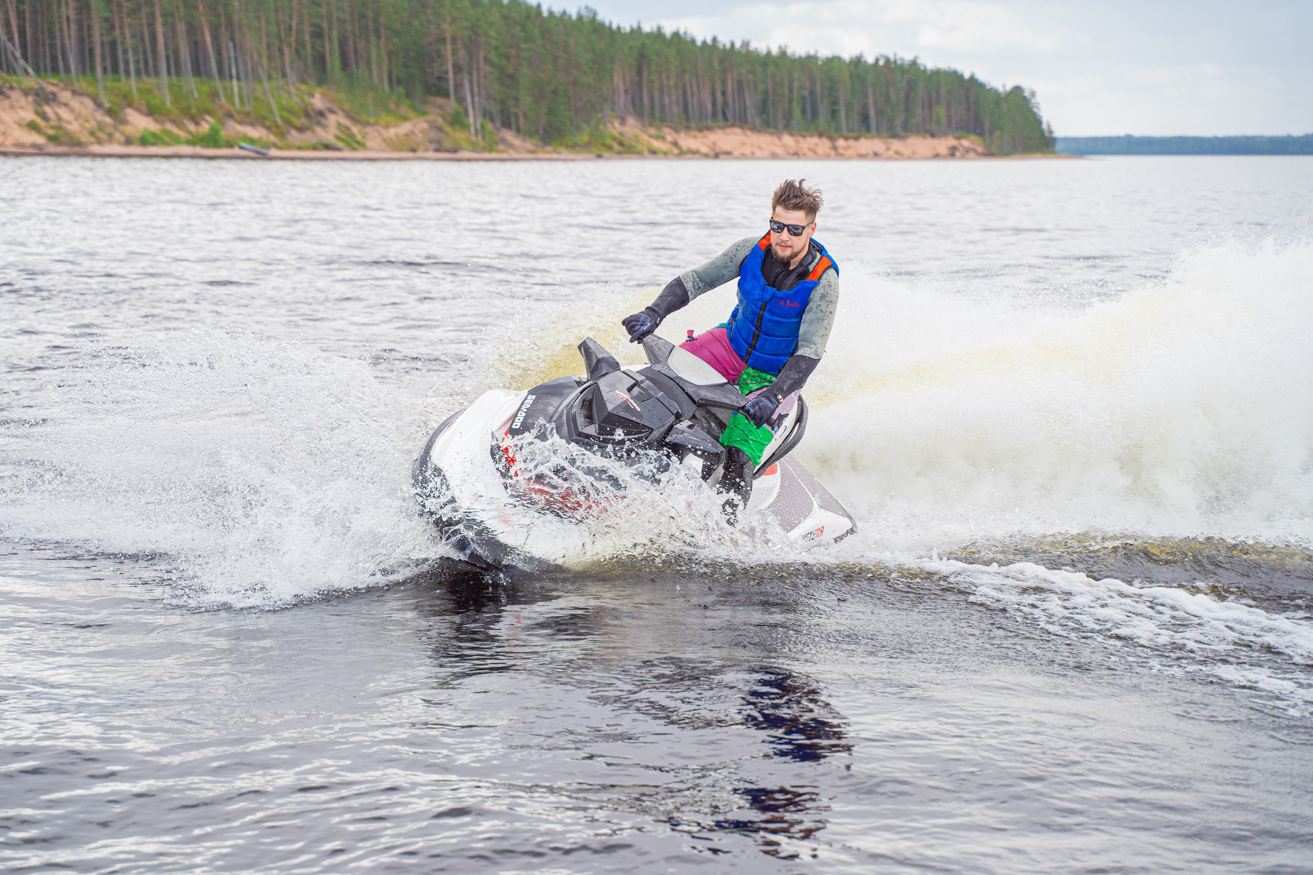Гидровыезд в Коневский мужской монастырь. Свадебный, семейный, портретный, репортажный фотограф в Санкт-Петербурге