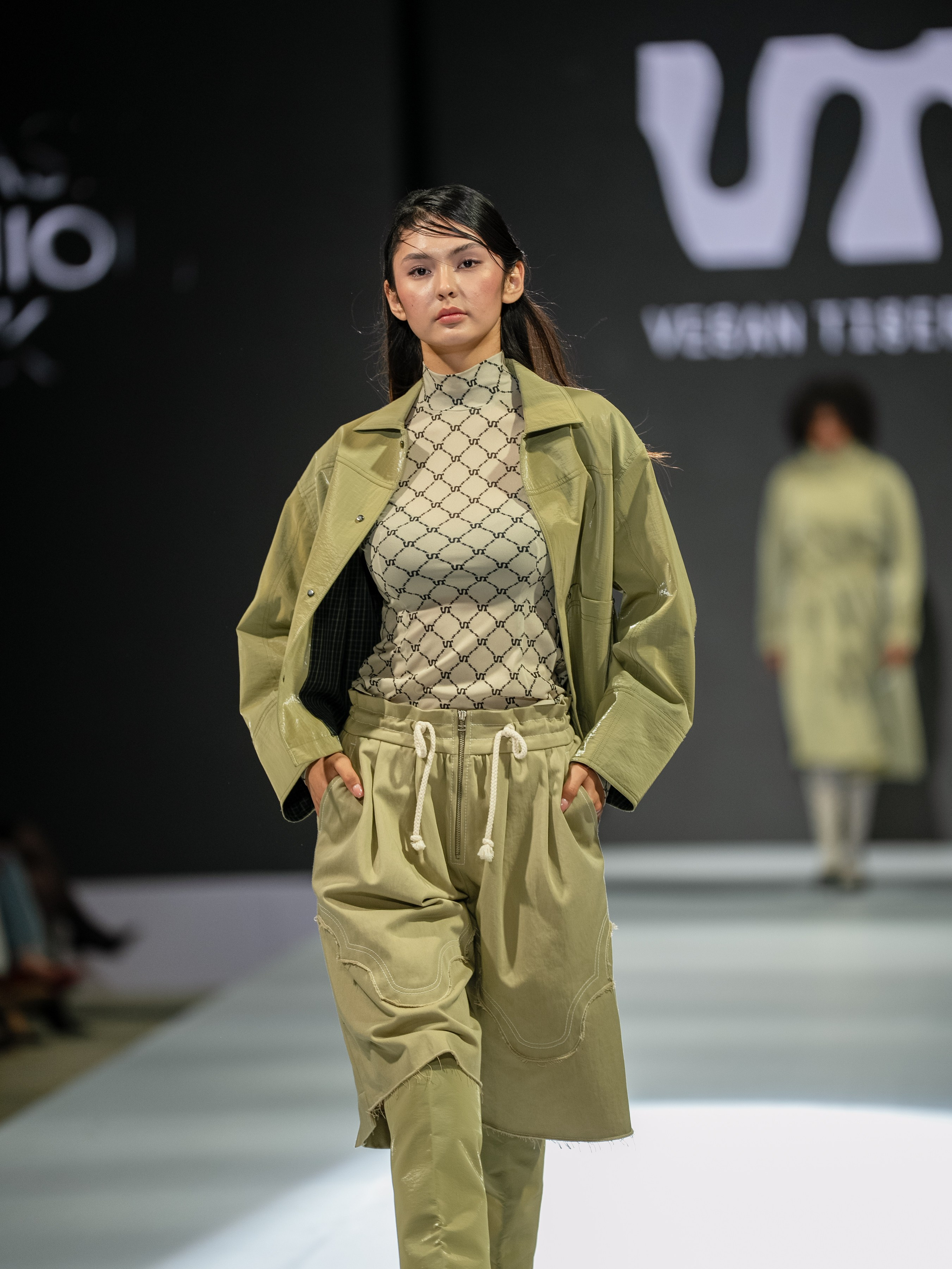 EURASIAN FASHION WEEK Vegan Tiger. Сайт Алматинского НЮ АРТ, будуар и фэшн фотографа Дениса Карпенко