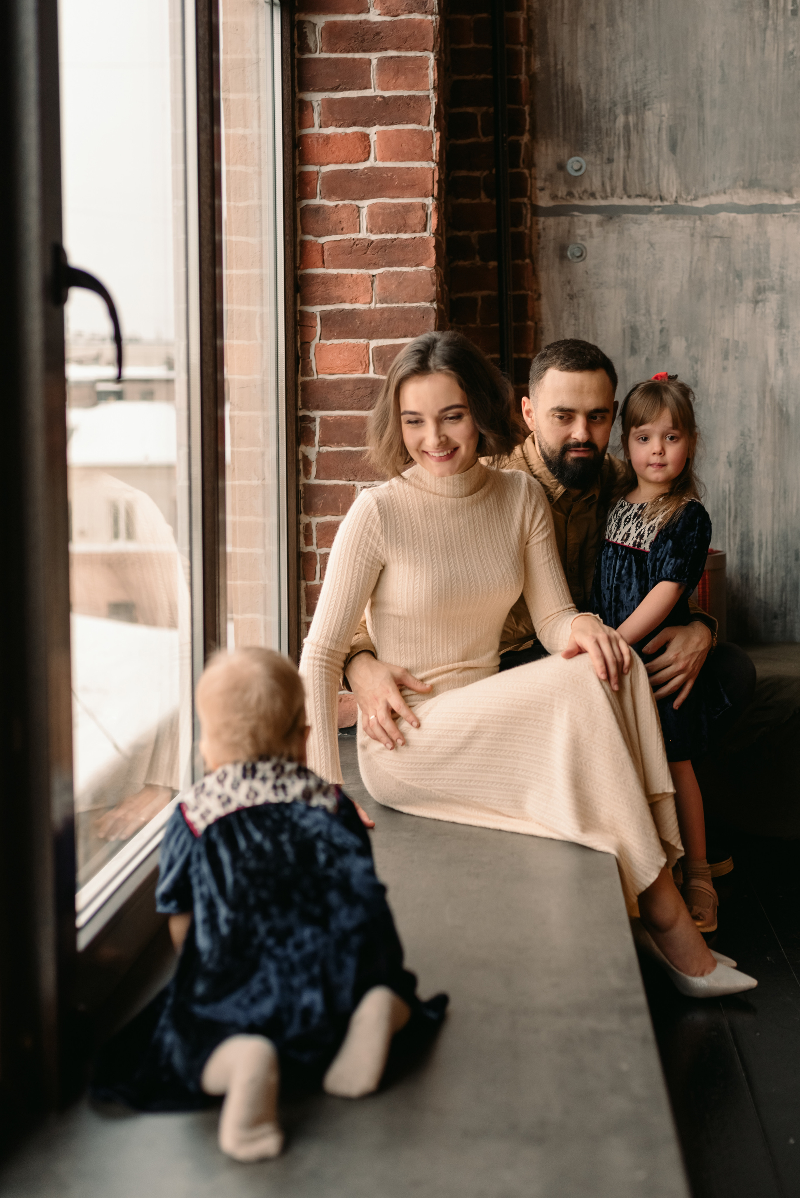 Семейная фотосессия в студии. Фотограф Юлия Кондратьева