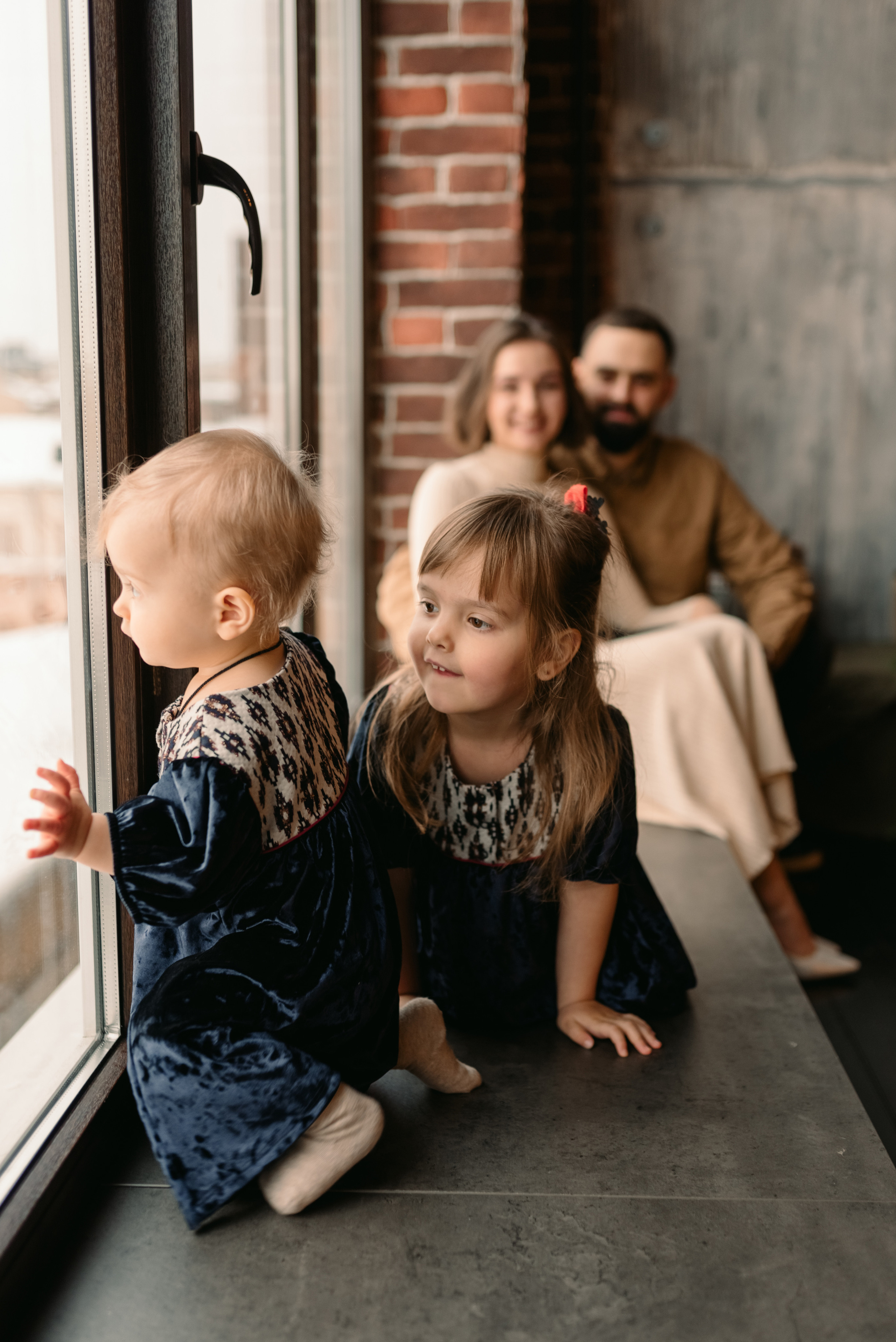Семейная фотосессия в студии. Фотограф Юлия Кондратьева