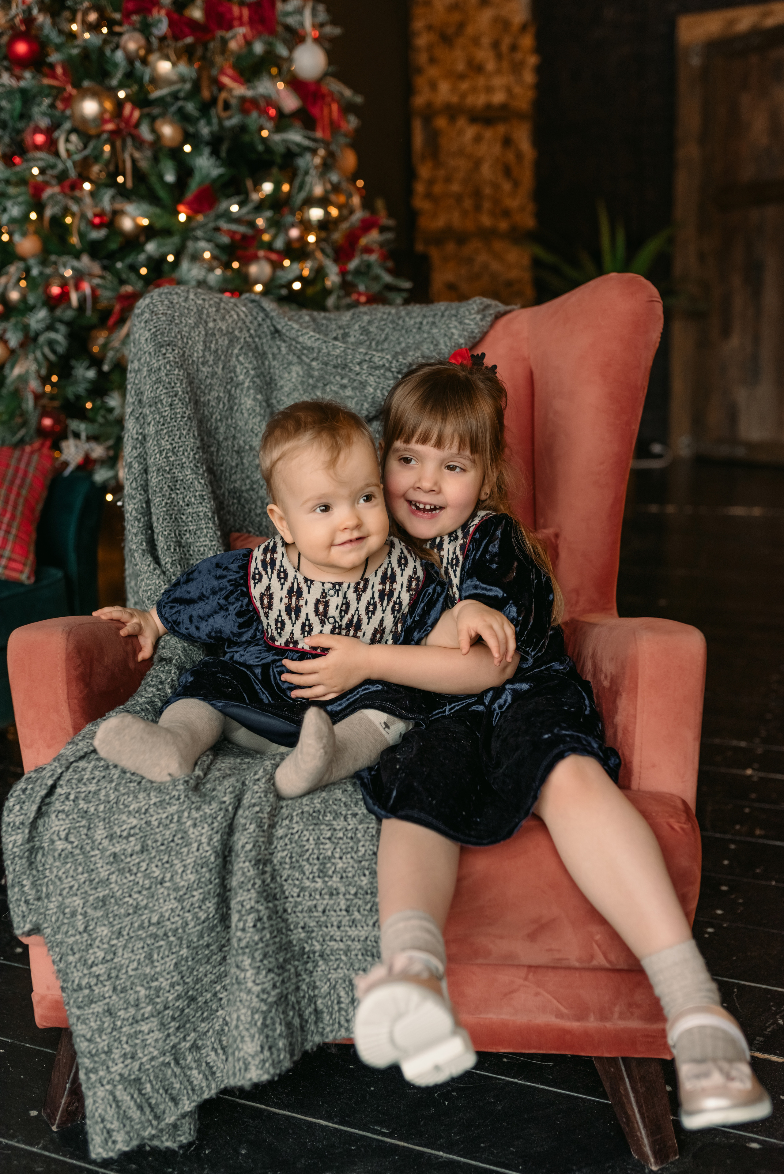 Семейная фотосессия в студии. Фотограф Юлия Кондратьева