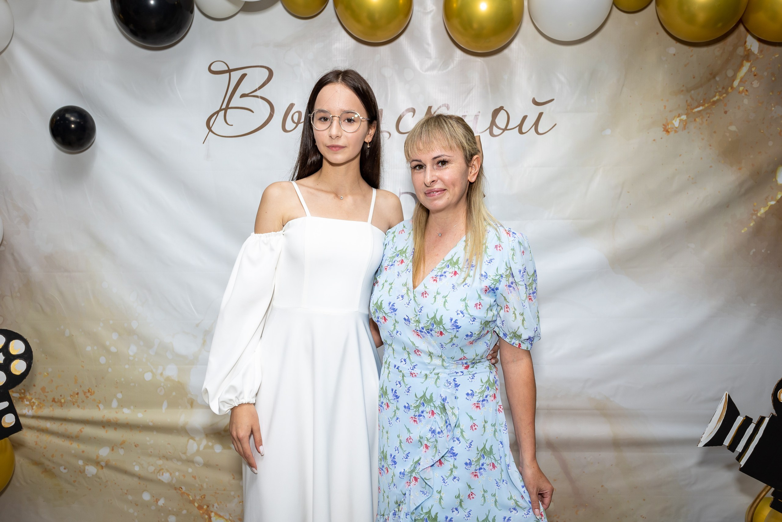 Вручение аттестата и выпускной вечер. Выпускные альбомы Майкоп, Краснодар Елена Золотарева