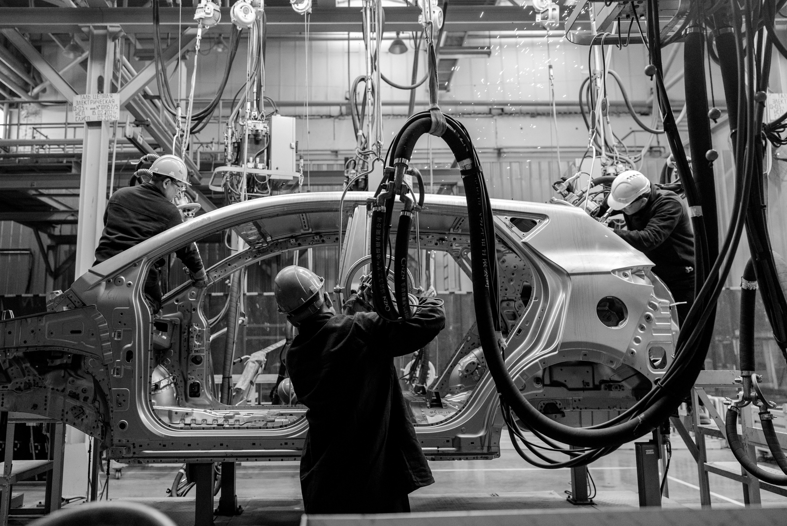 Автомобильный завод «Allur». Свадебный фотограф Костанай/Астана