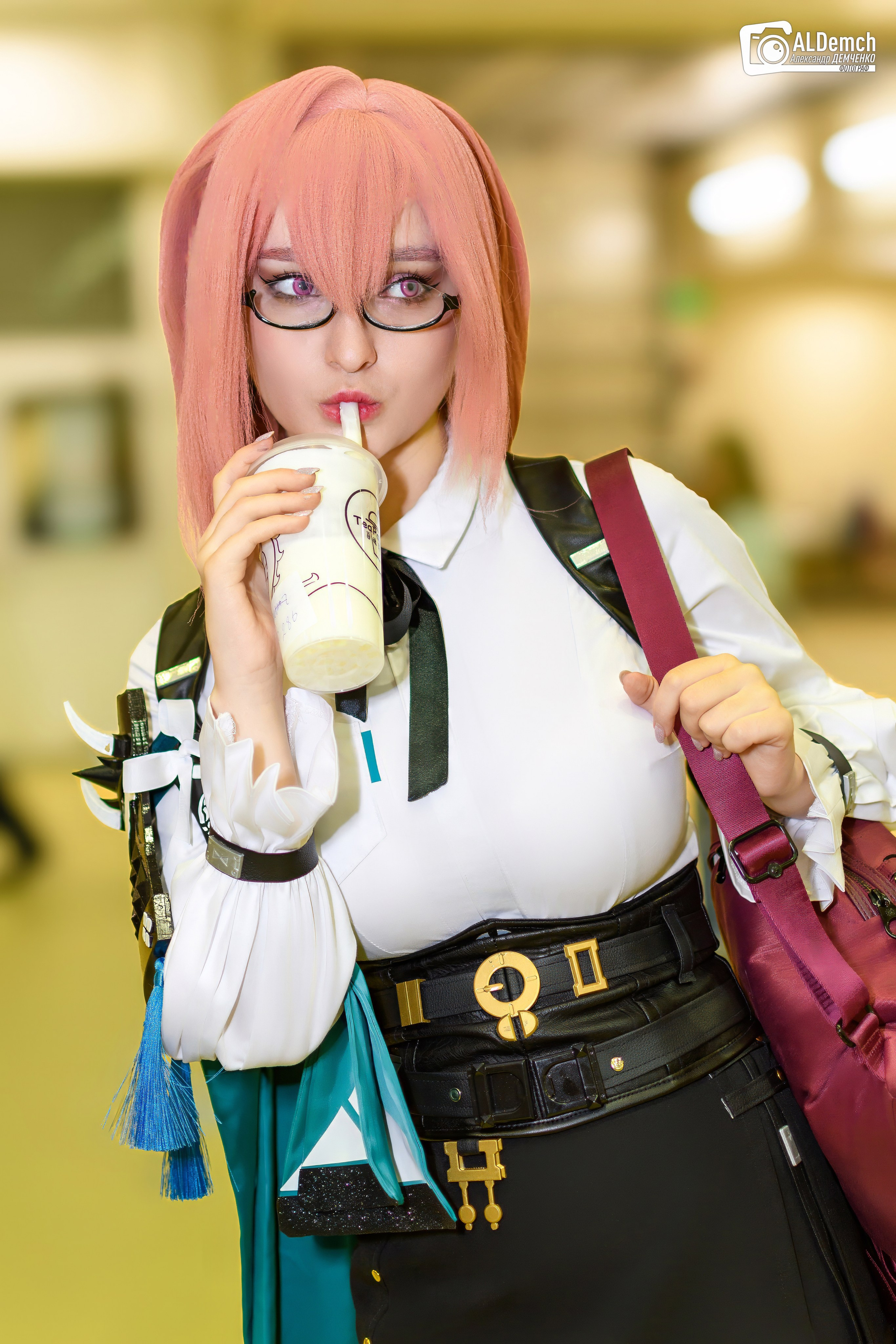 Аниме картинки персонажей и косплей фото в России Москве