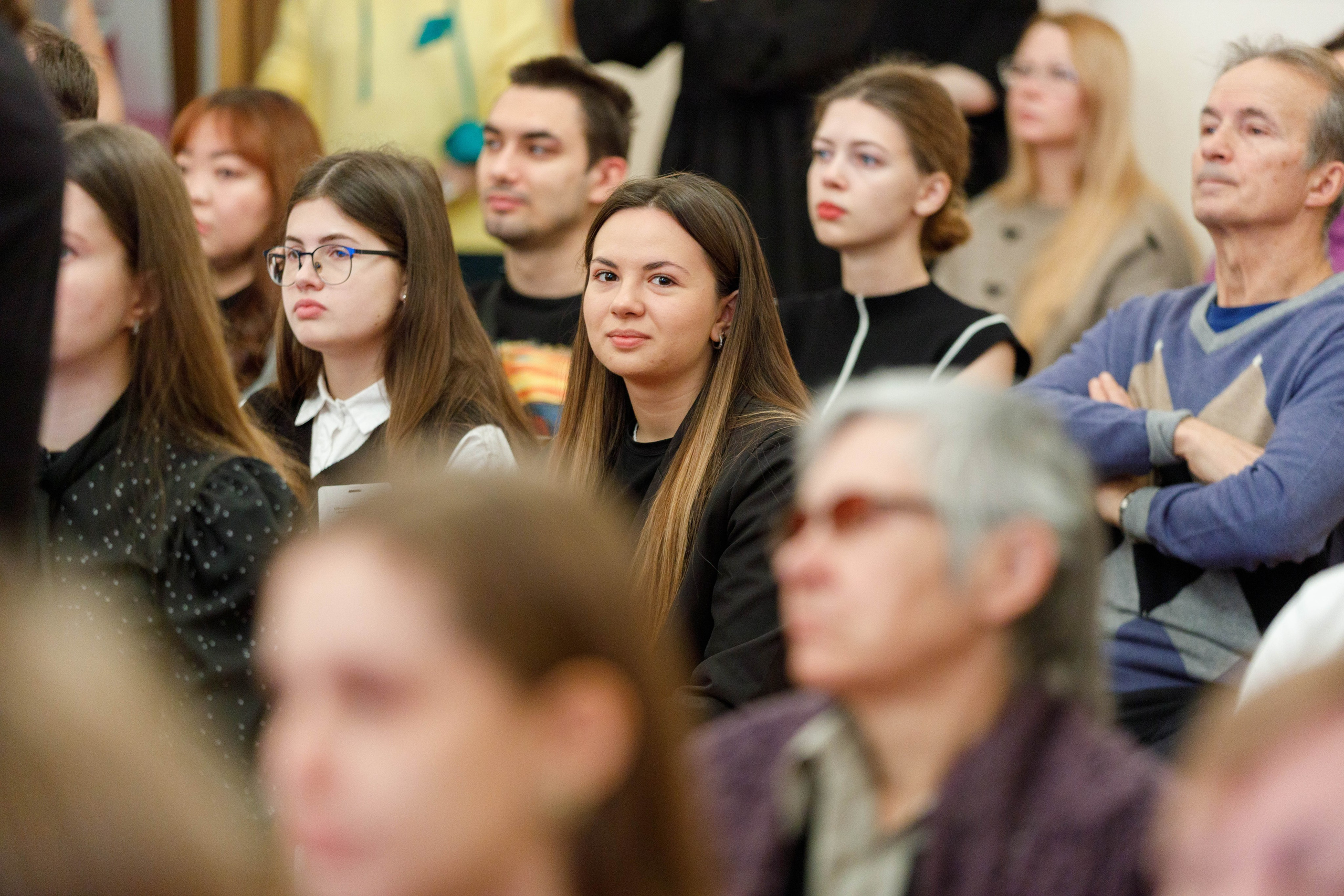 Сессия с профессорами. Дом Учёных 25.10.25. Репортажный фотограф в Новосибирске Алена Помазунова