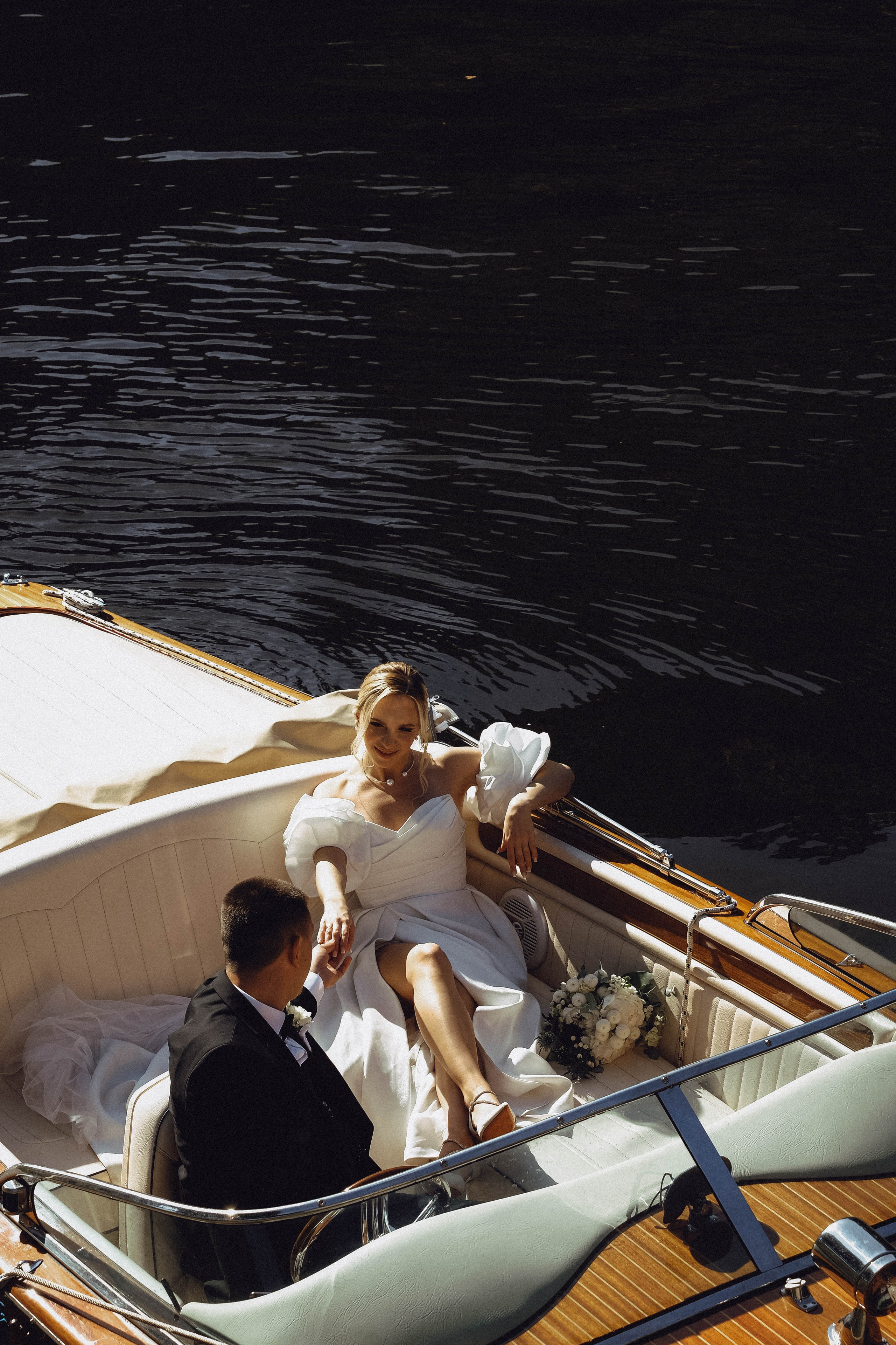 СВАДЕБГНАЯ ПРОГУЛКА ПО КАНАЛ САНКТ-ПЕТЕРБУРГА НА КАТЕРЕ. Профессиональный фотограф, Санкт-Петербург — Виктория Богомолова