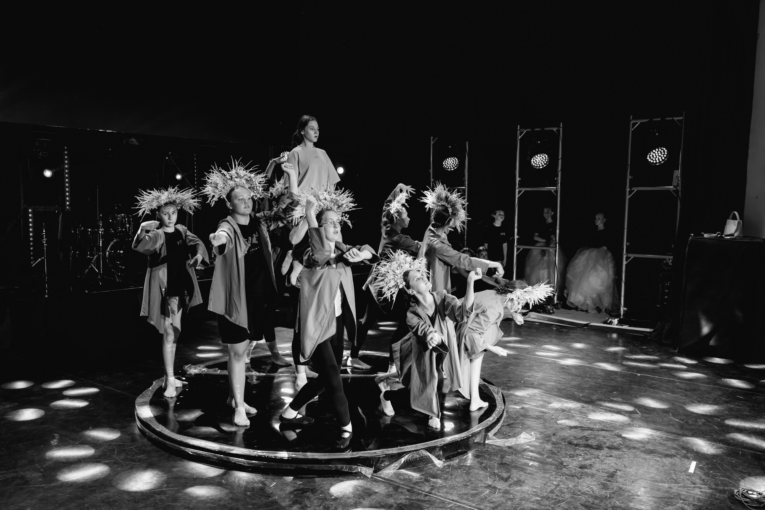 Backstage. Занимаюсь профессиональной фотографией и живу рядом с Байкалом. Работаю в разных жанрах