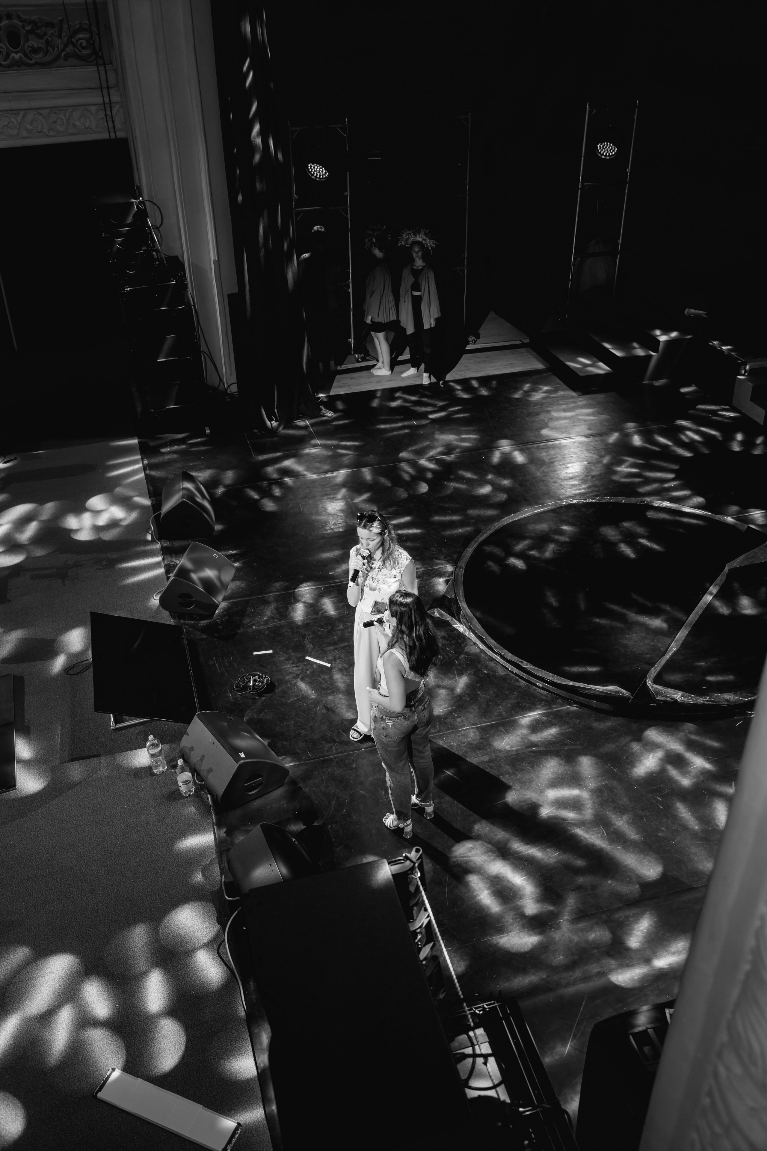 Backstage. Занимаюсь профессиональной фотографией и живу рядом с Байкалом. Работаю в разных жанрах