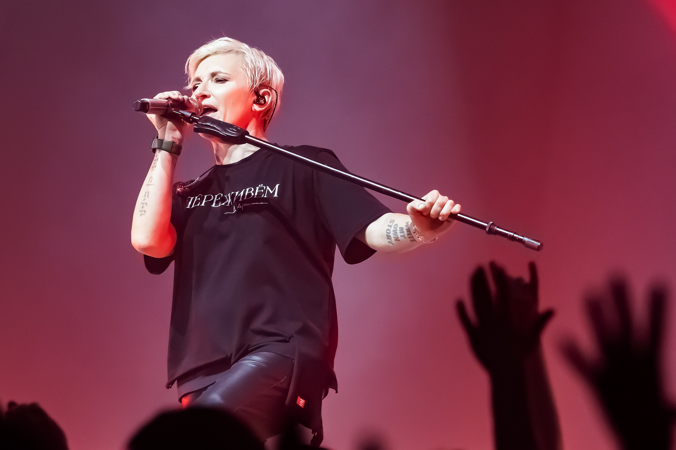 Концерт Арбениной. Репортажный, семейный и детский фотограф в Пензе и Заречном Арина Ермилова. Картины барельеф на заказ