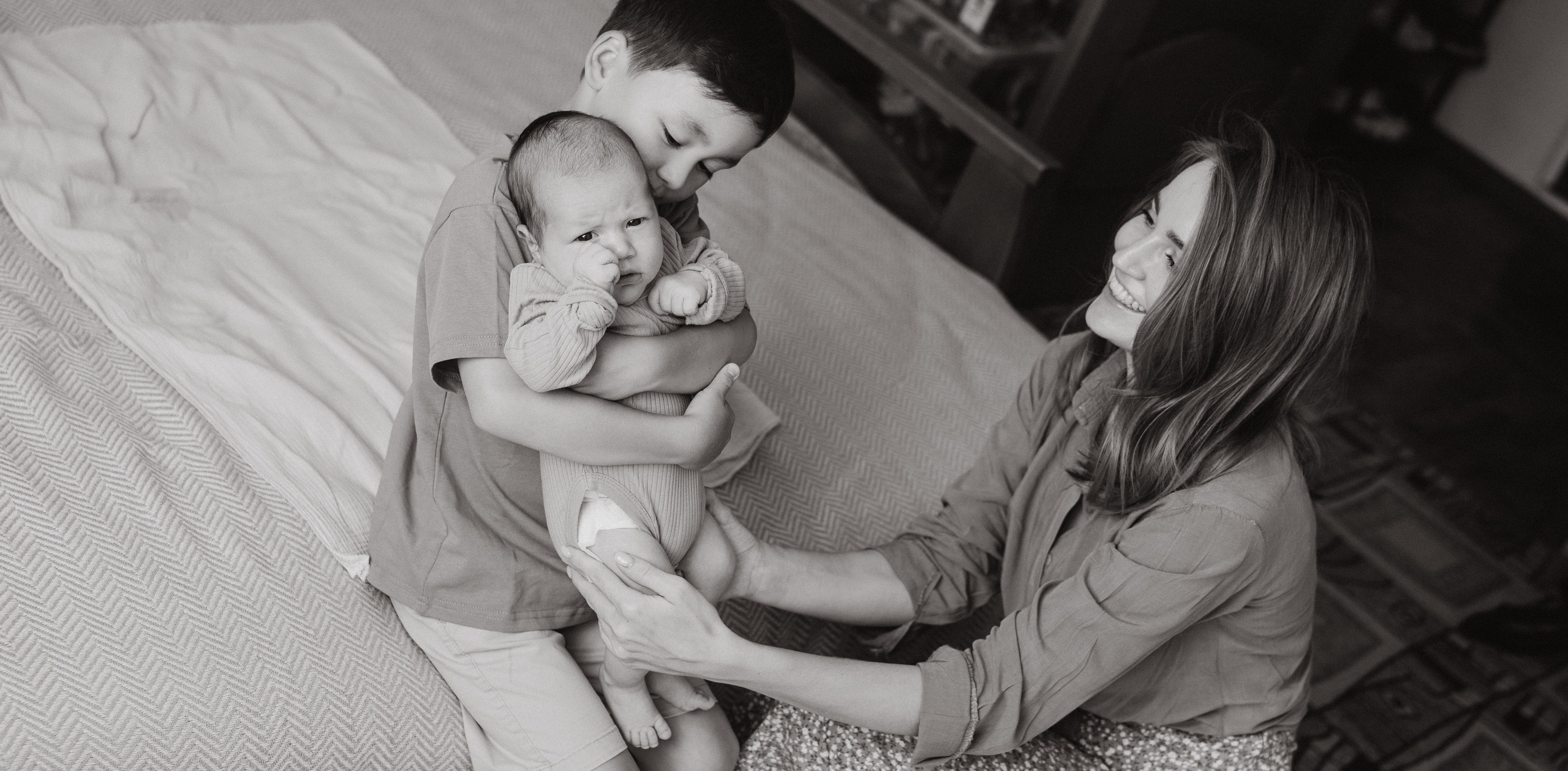 Домашняя фотосессия вчетвером. Семейный, ньюборн фотограф, фотограф на роды в Москве, Виктория Тюльдюкова