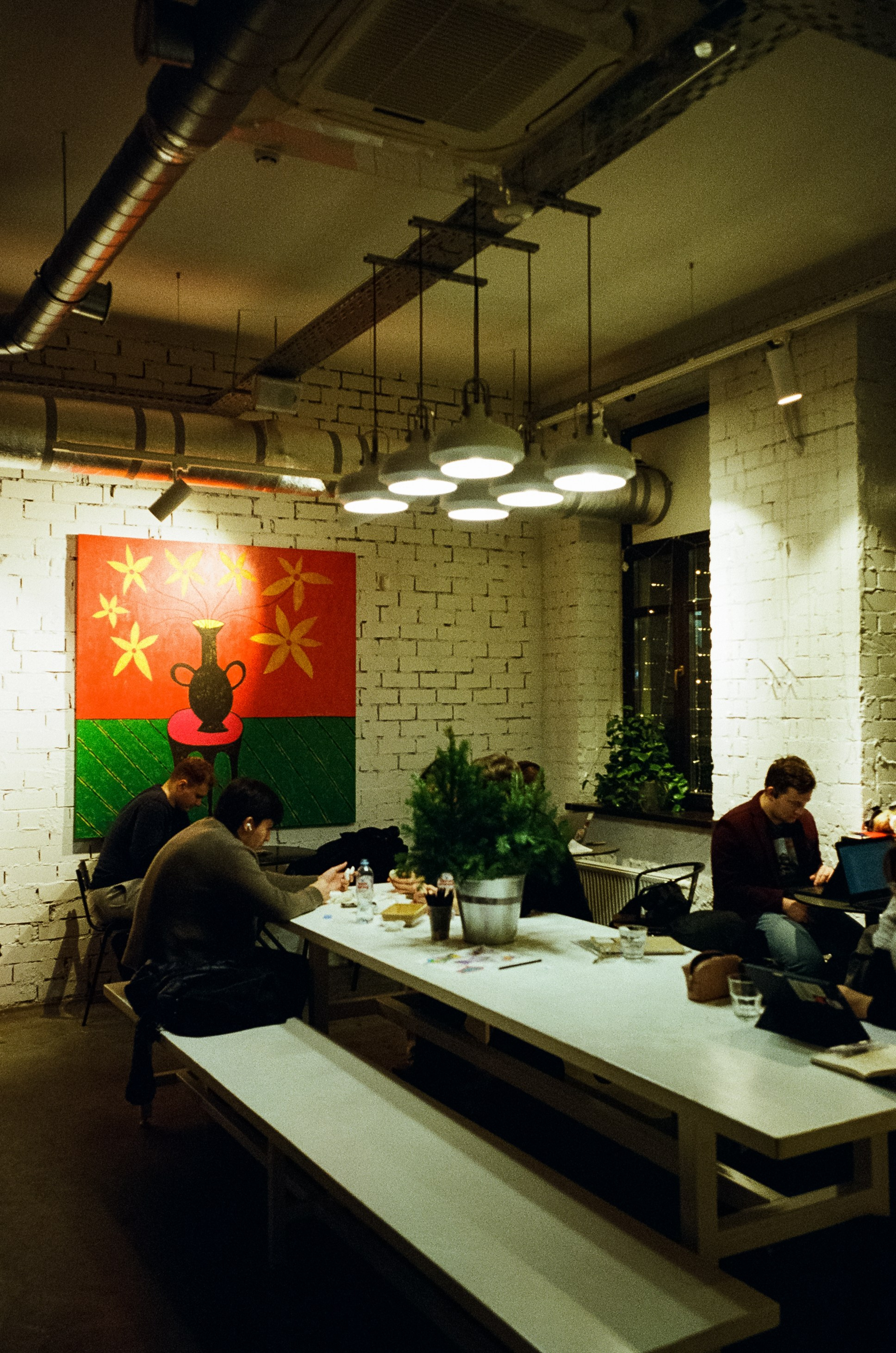 Театральные премьеры. Игры во флигеле. Фотограф-документалист Мария Осокина