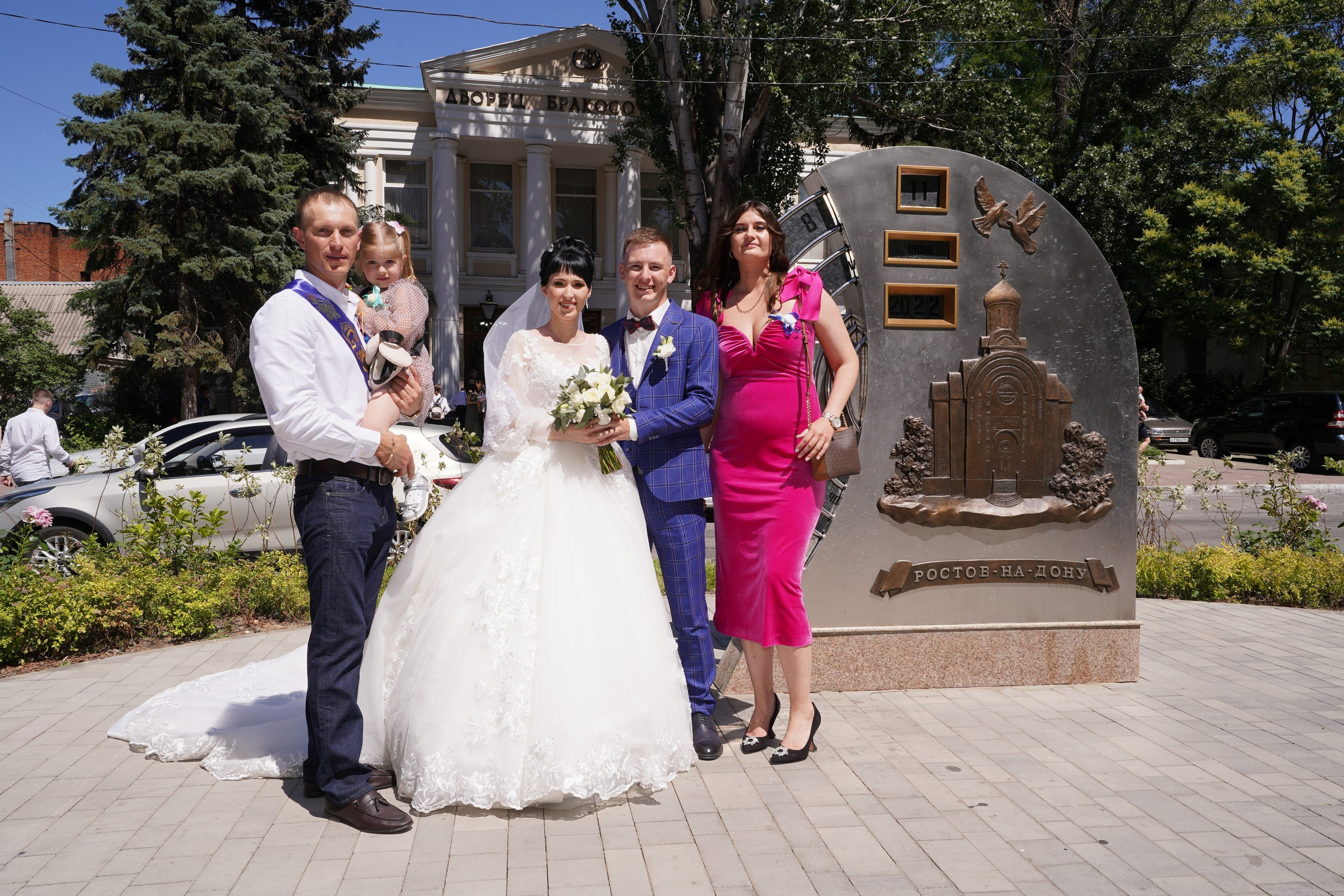 Макс и Анна. MEMENTO.Выпускные альбомы, школьные, юбилейные и другие книги. Ростов-на-Дону