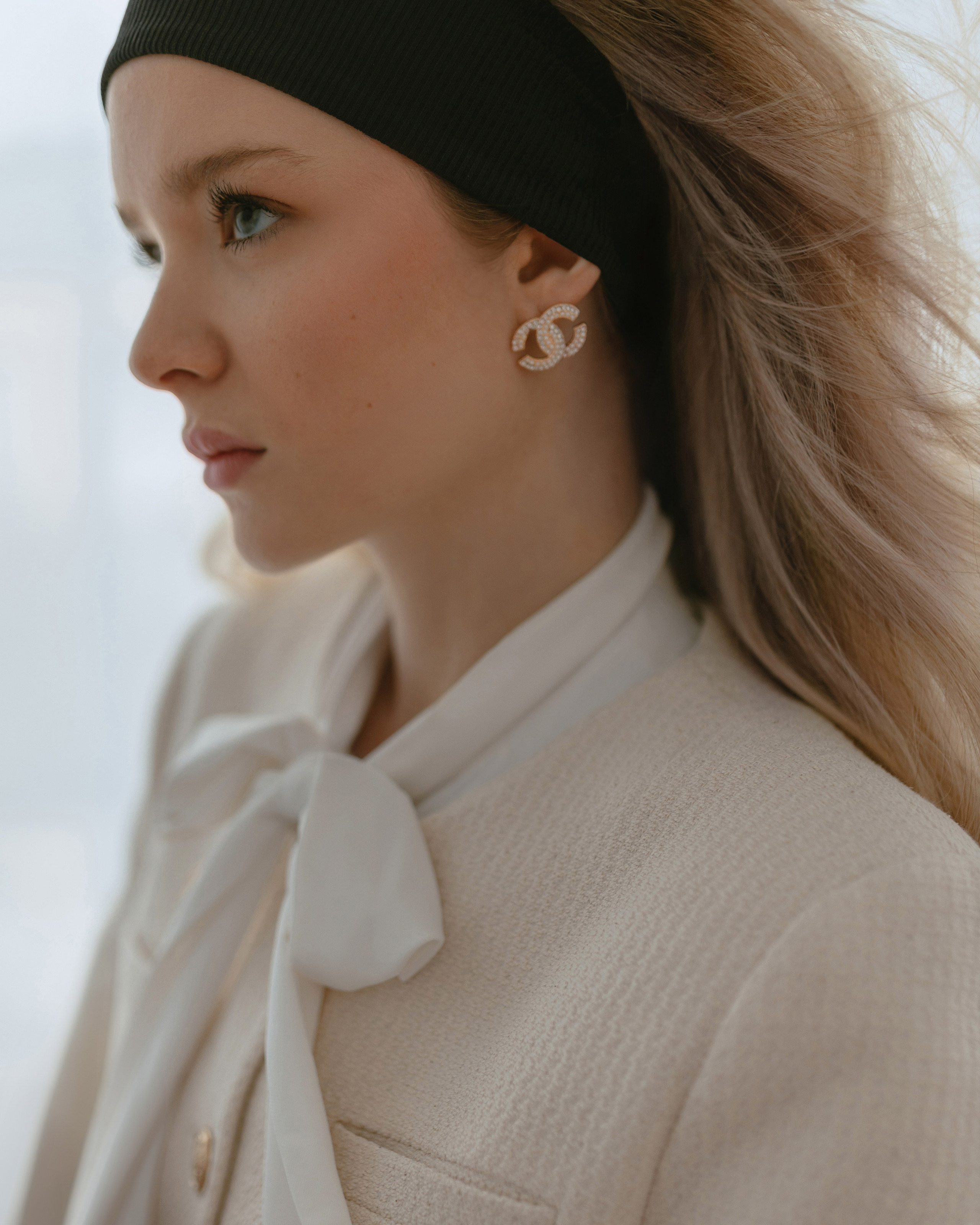 фотосессия в москве фотосессия под ключ фотосессия в студии фотограф москва съемка для бренда фотосессия для бренда , фотостудия, aesthetic pose основы фотосъемки,  artistic, подиум, уроки, мода, тфп, фотография, фотосессия, фотосъемка, портфолио модели, красивая походка, стиль, cool make-up. модельный релиз, фотосток, фотопозирование, стильные кадры, студийные портреты, модные снимки, позы, позировки High fashion shot in a small photography studio съемка  для блогера контент для блогеров москва контент-съемка