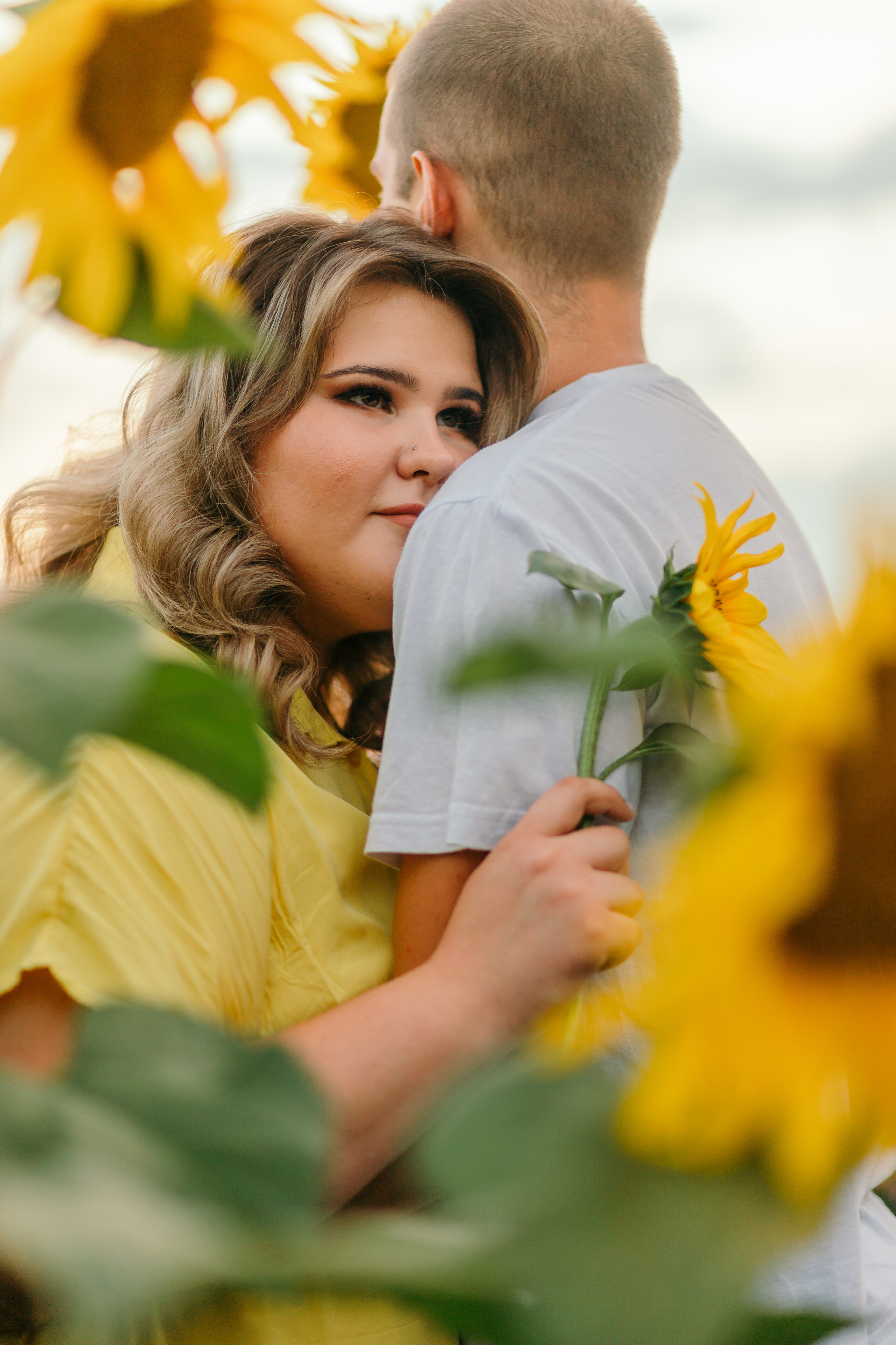 Настя и Саша в подсолнухах. Семейный фотограф в Рязани Харламова Влада