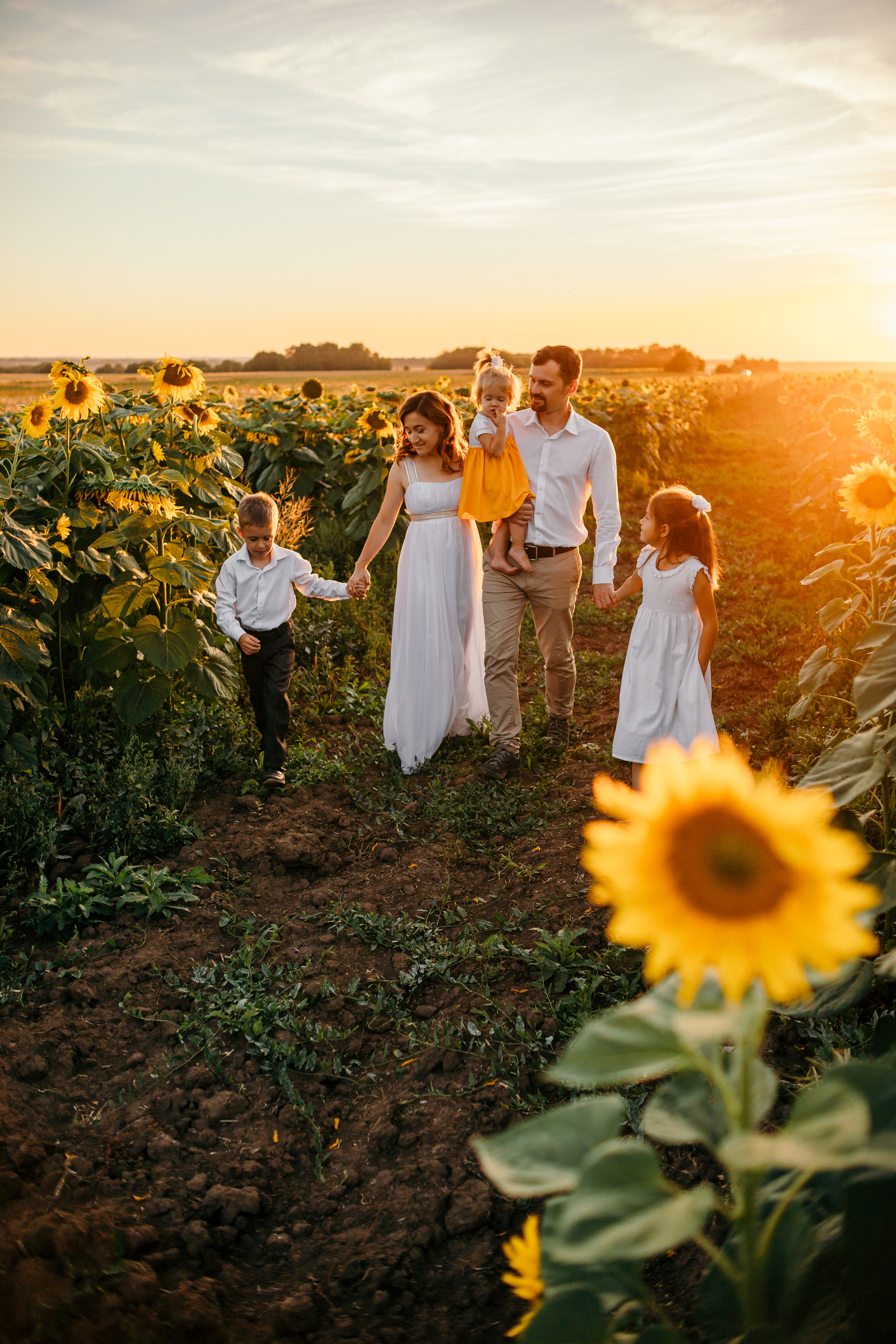 Коленки в полях. Семейный фотограф в Рязани Харламова Влада