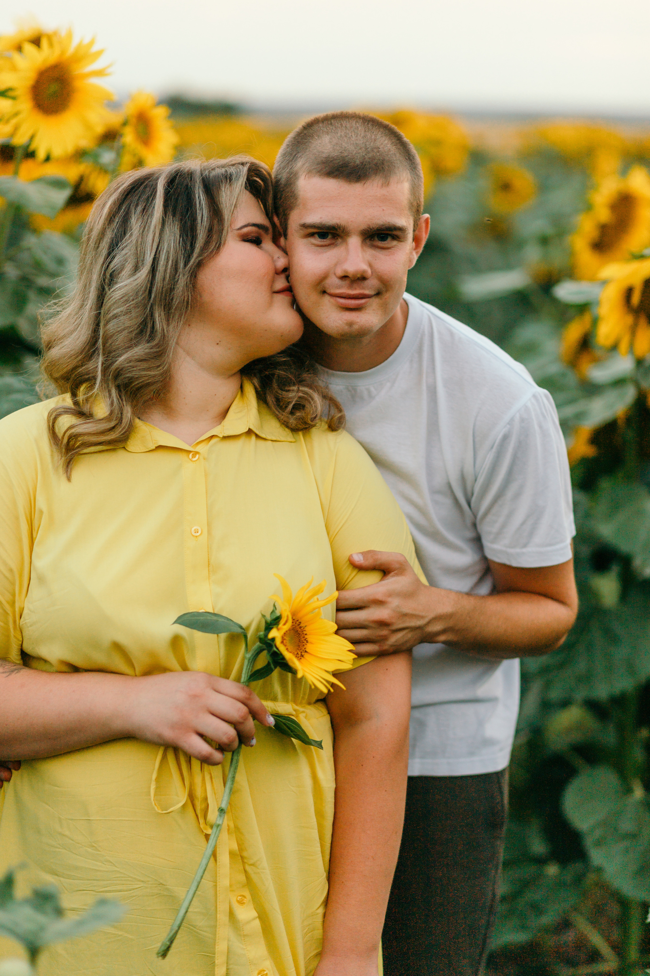 Настя и Саша в подсолнухах. Семейный фотограф в Рязани Харламова Влада