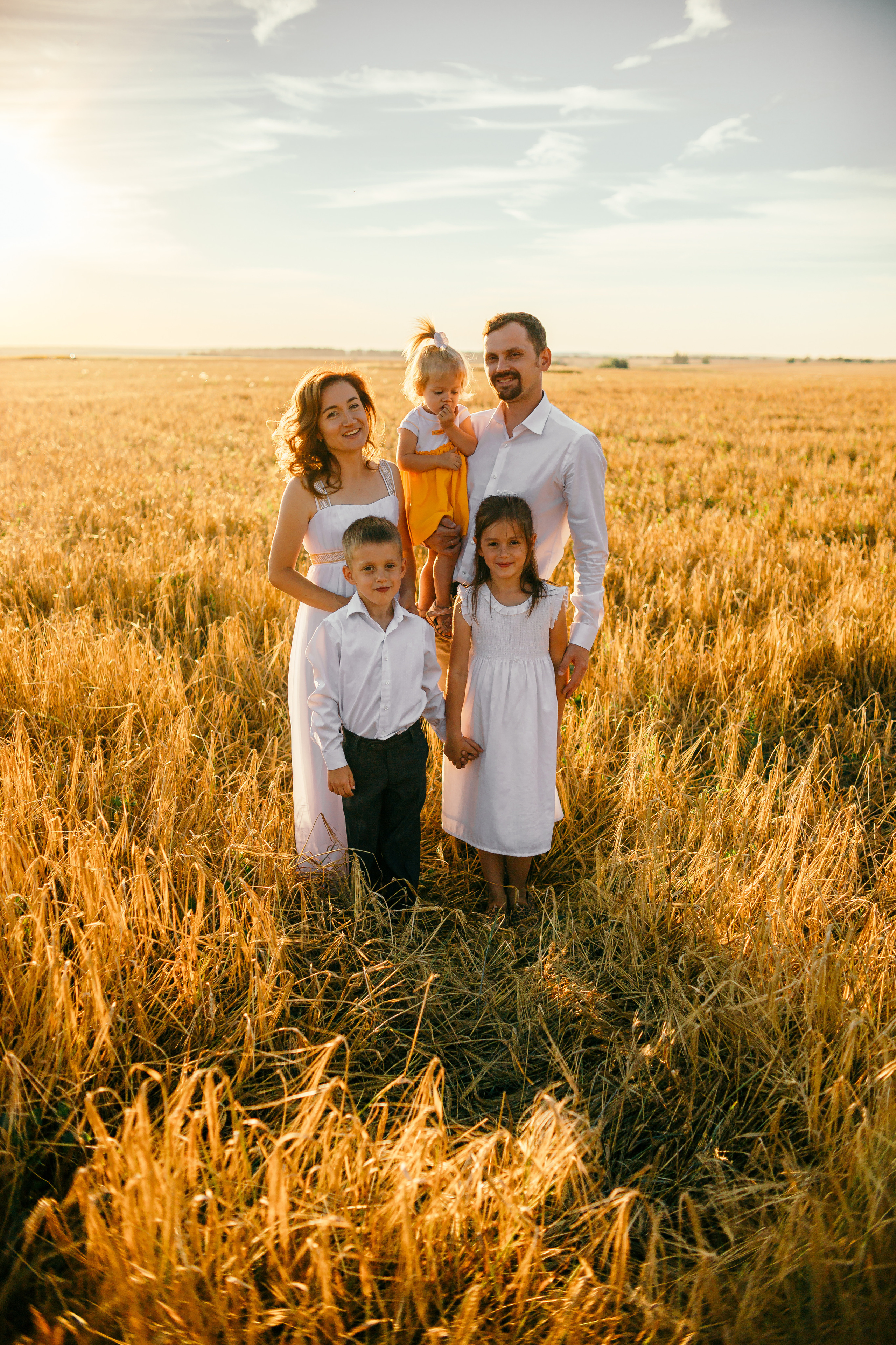 Коленки в полях. Семейный фотограф в Рязани Харламова Влада