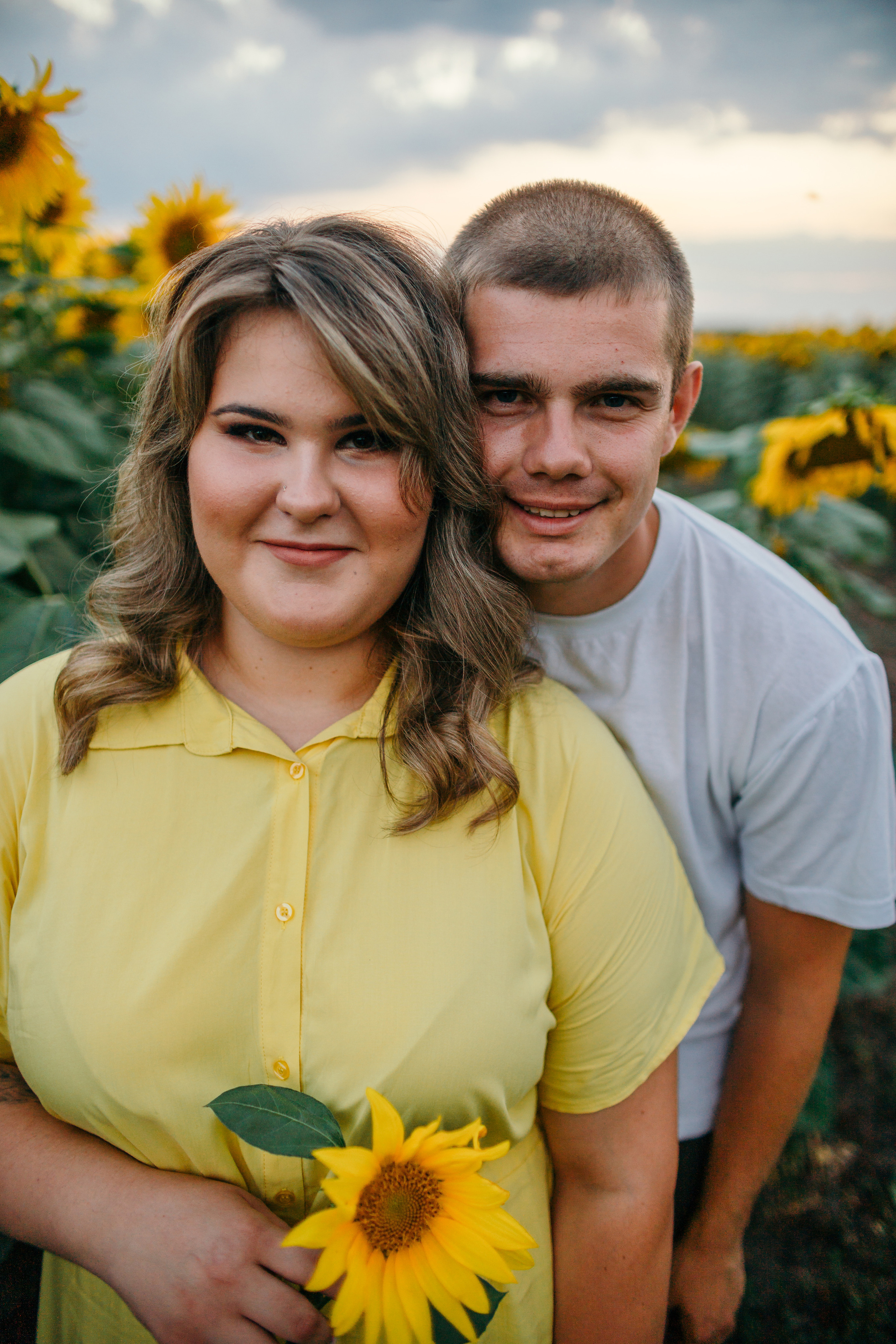 Настя и Саша в подсолнухах. Семейный фотограф в Рязани Харламова Влада