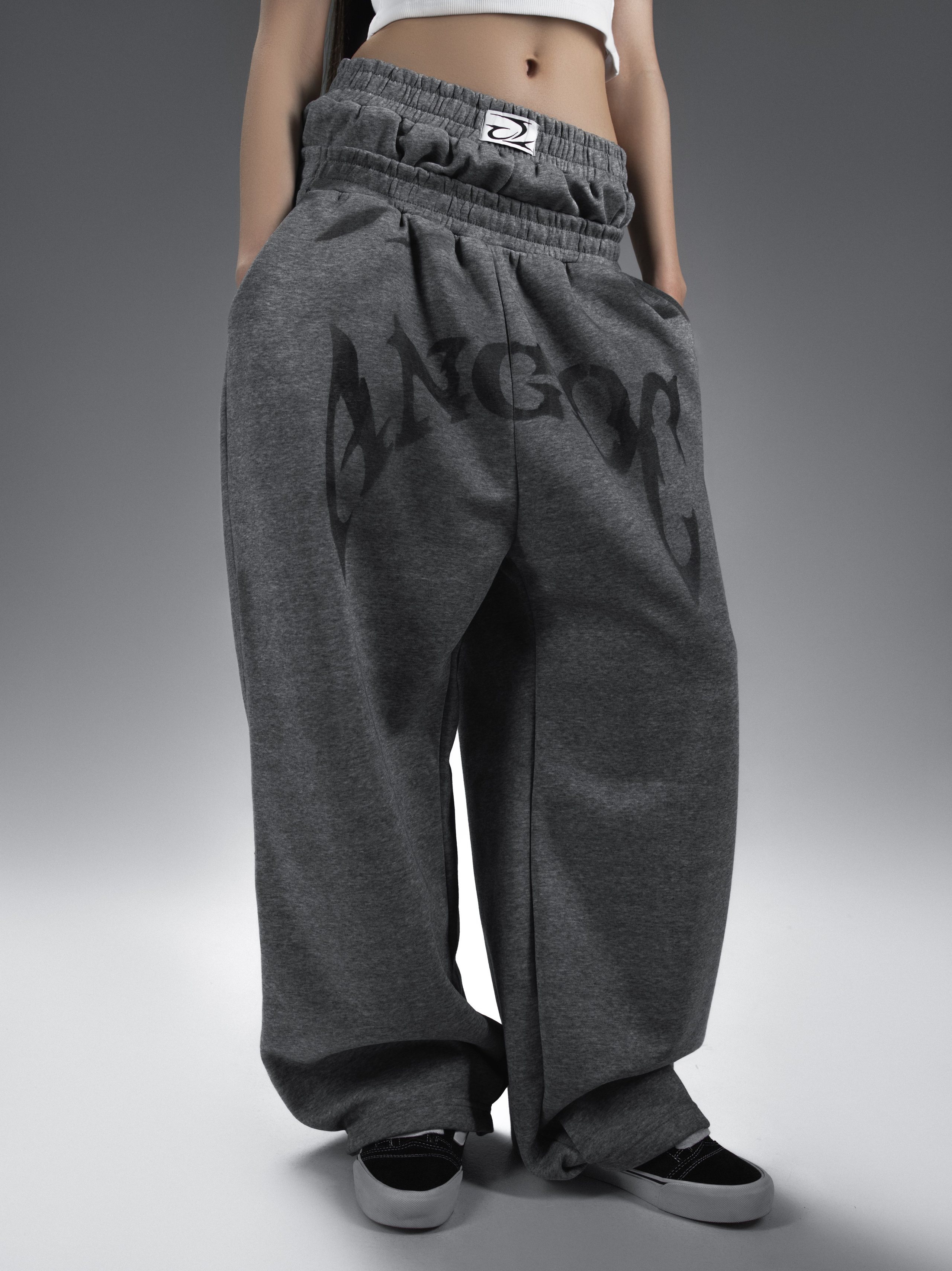 КАТАЛОГ | серый фон. RUNA production — стильные съемки для брендов