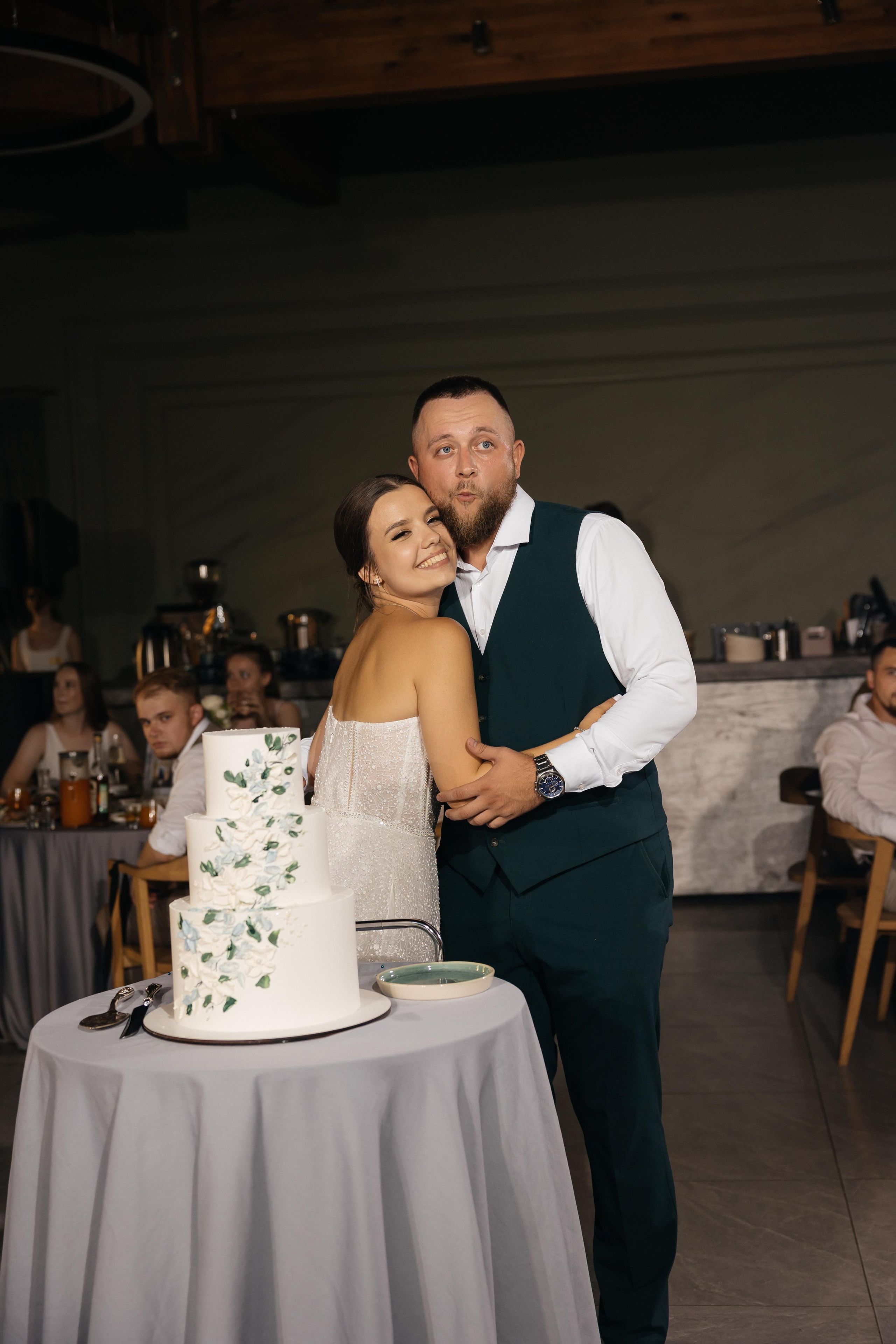 Свадебная история. Лесной Виладж. Свадебный и семейный фотограф Рассказова Виктория